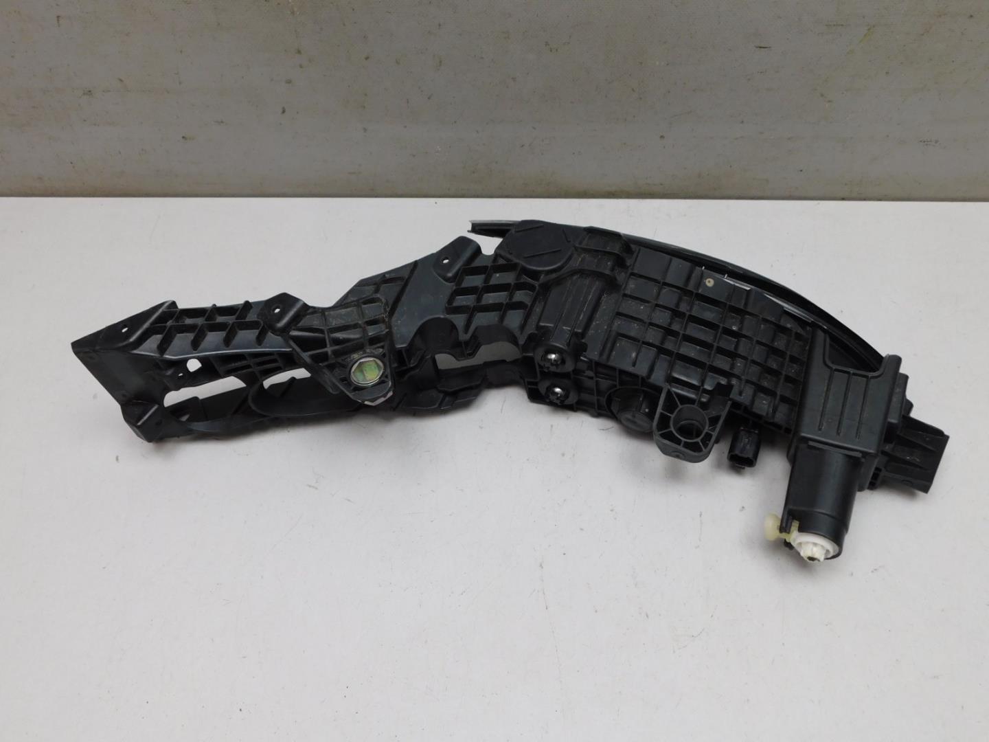 Указатель поворота левый