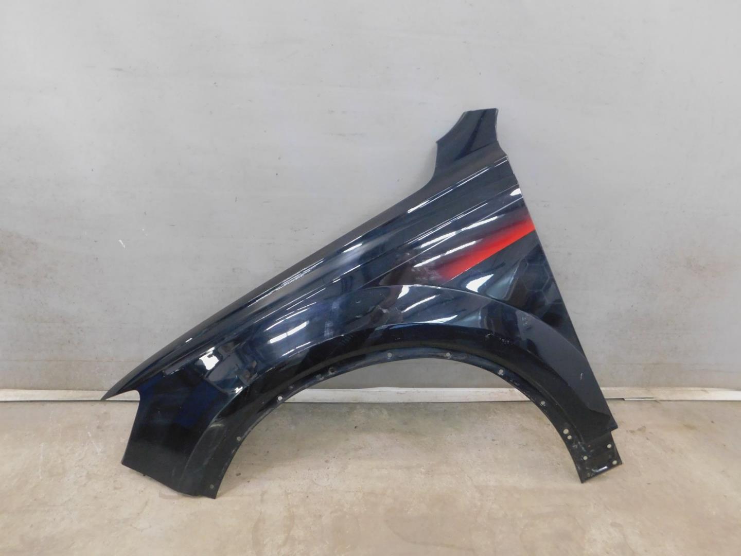 Крыло переднее левое