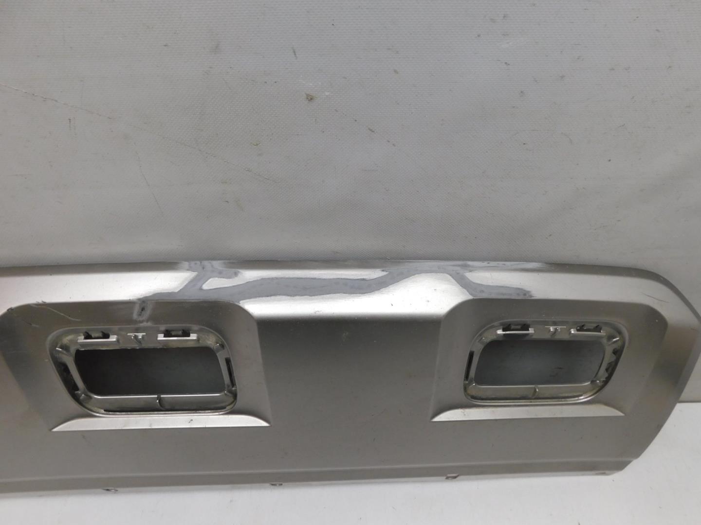 Накладка переднего бампера