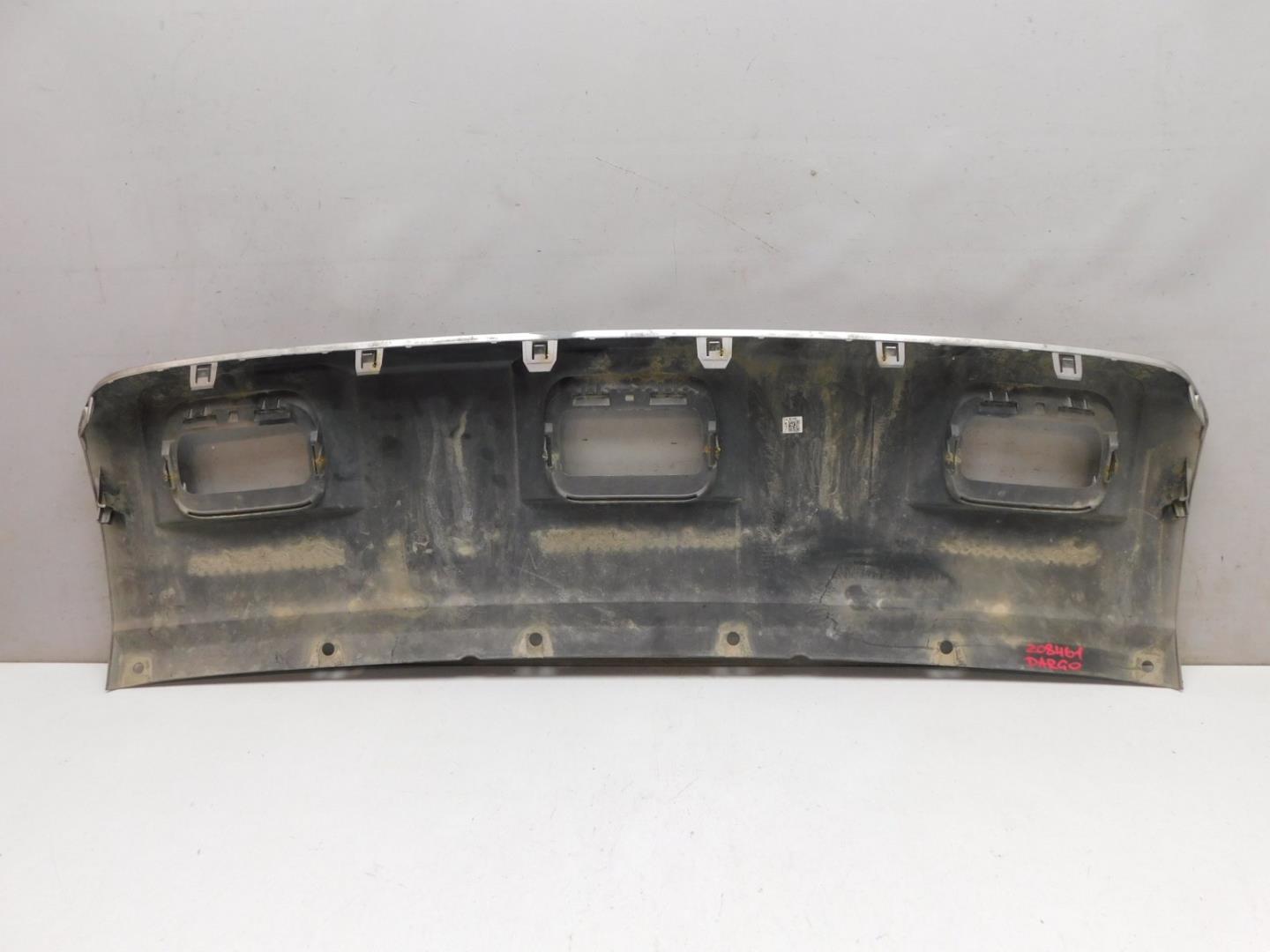 Накладка переднего бампера