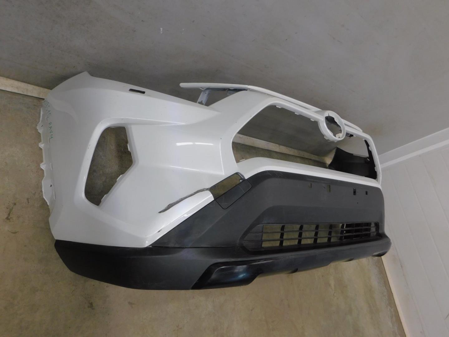 Бампер передний