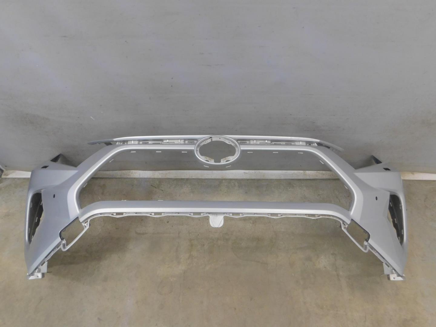 Бампер передний