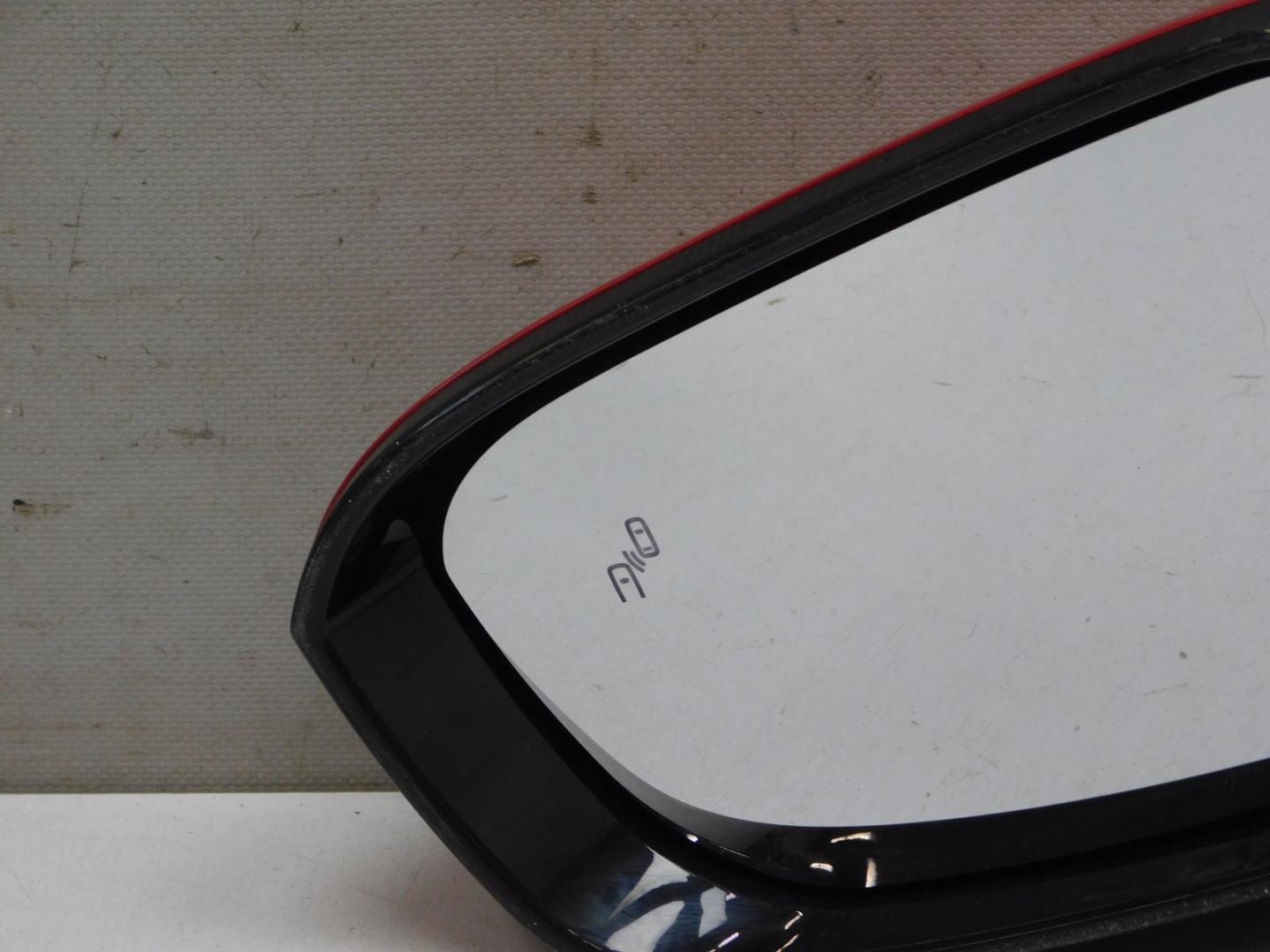 Зеркало левое электрическое