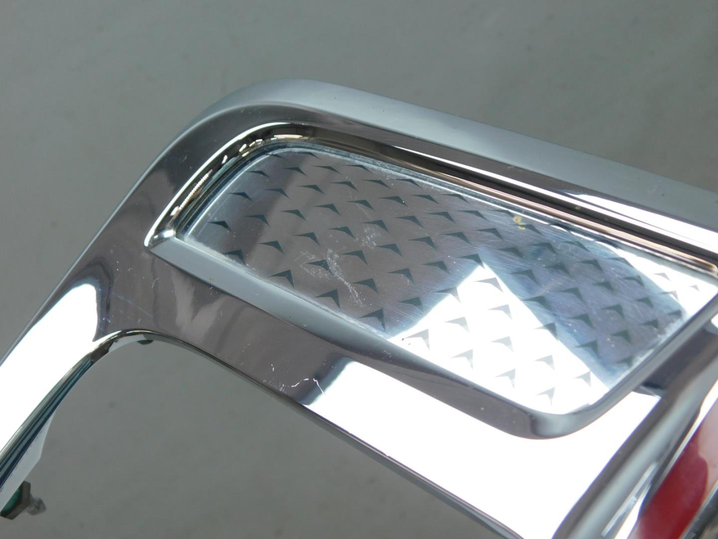 Накладка переднего крыла левого