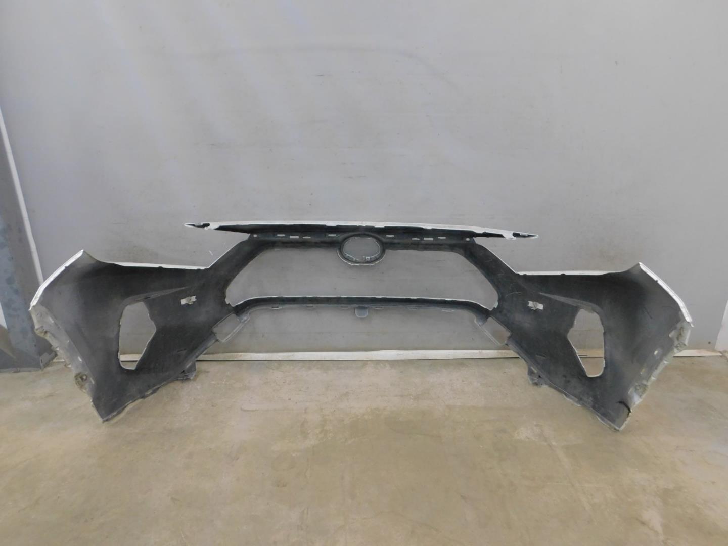 Бампер передний