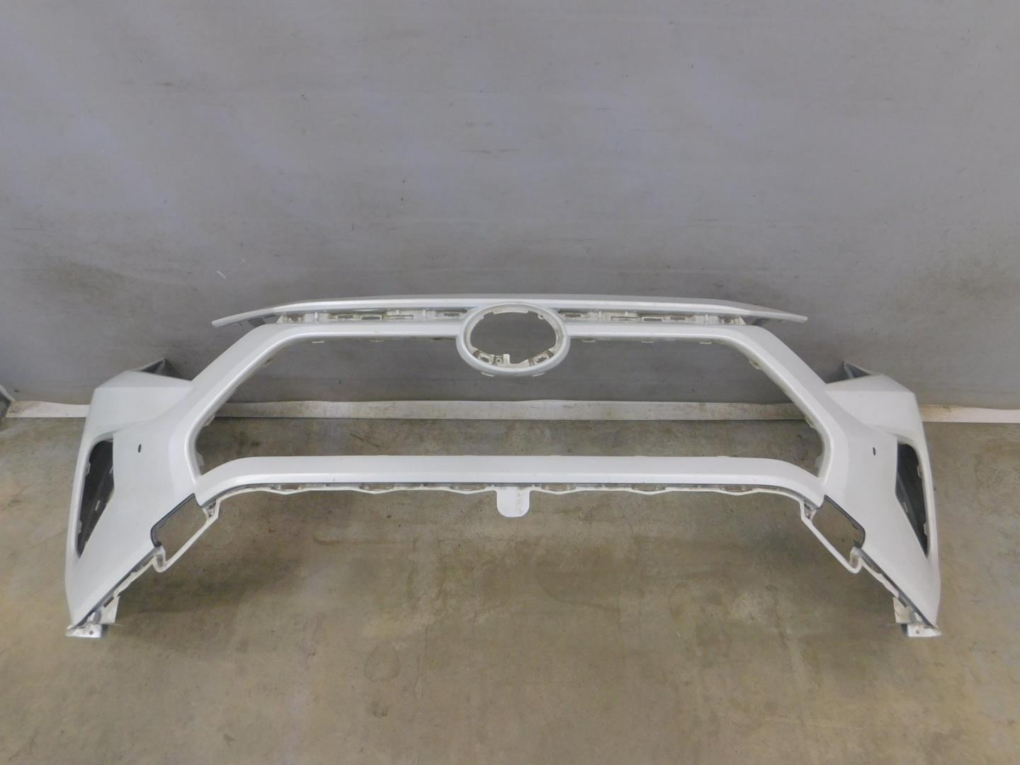 Бампер передний