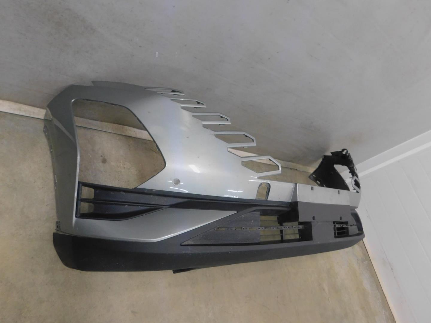 Бампер передний