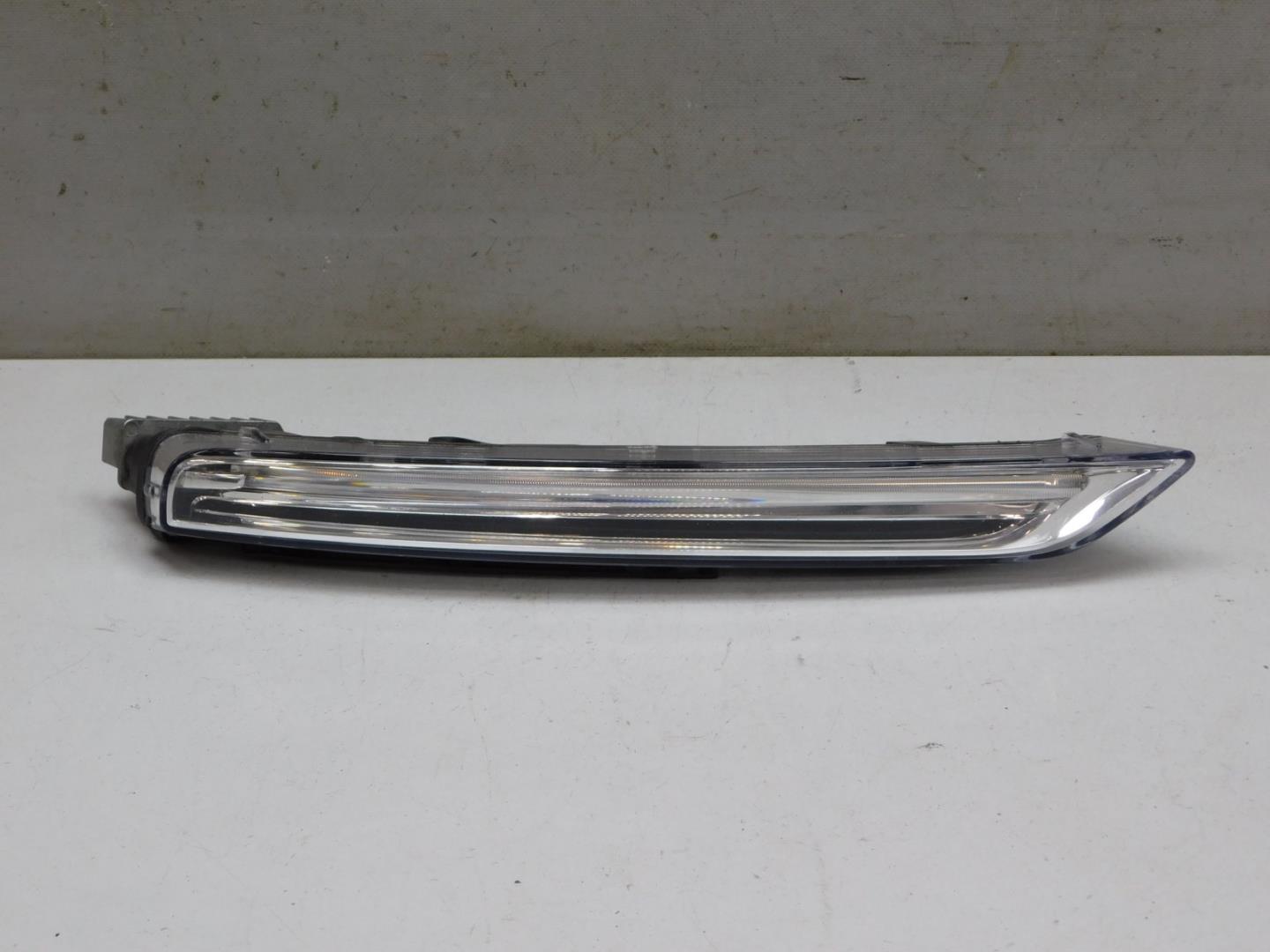 Габарит передний правый