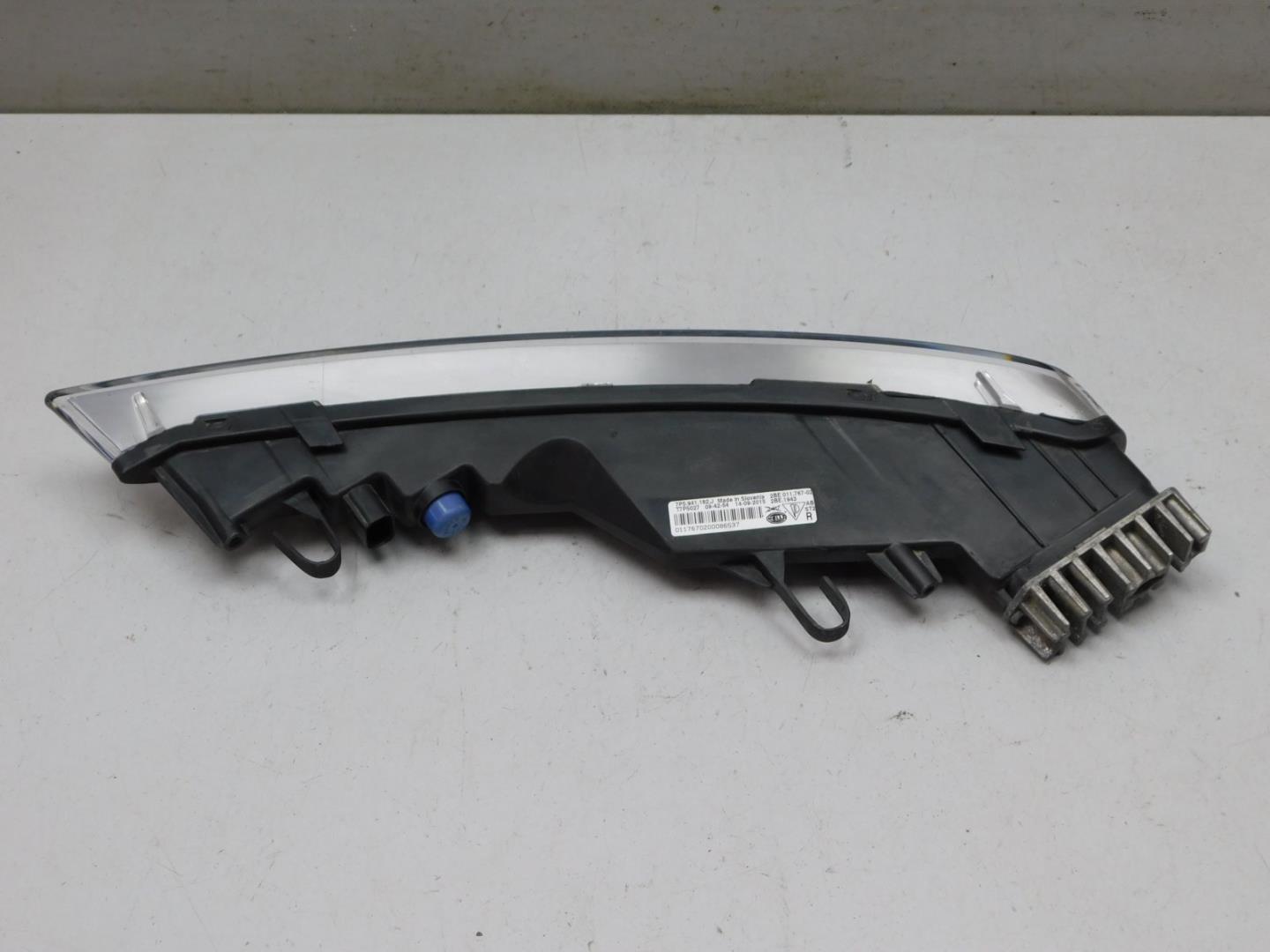 Габарит передний правый