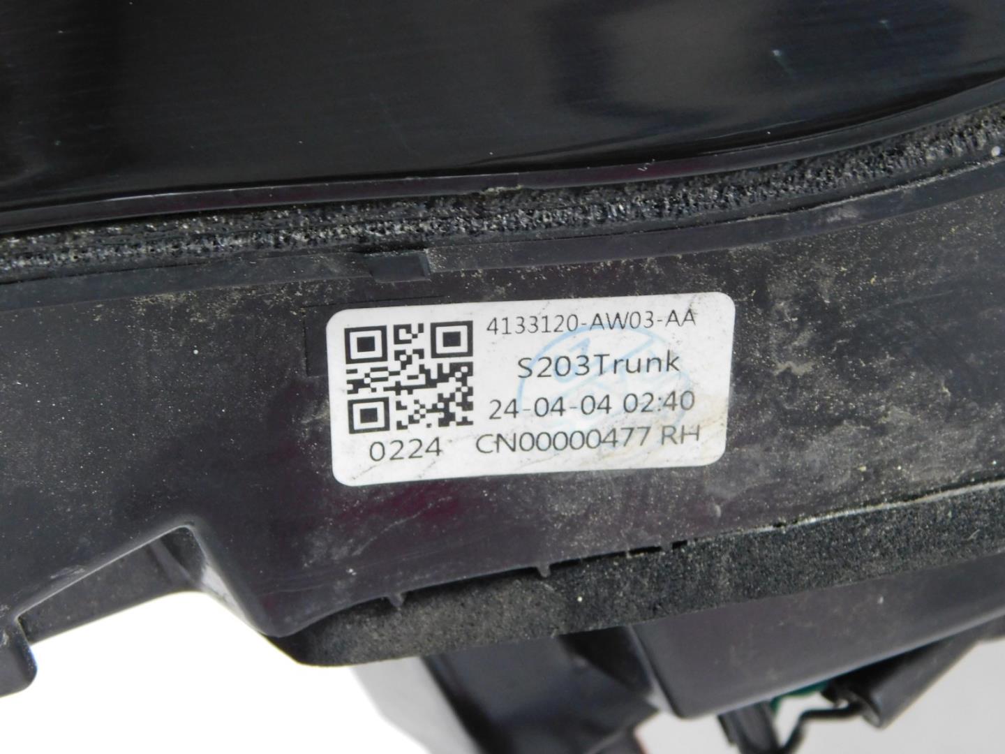 Фонарь задний внутренний правый