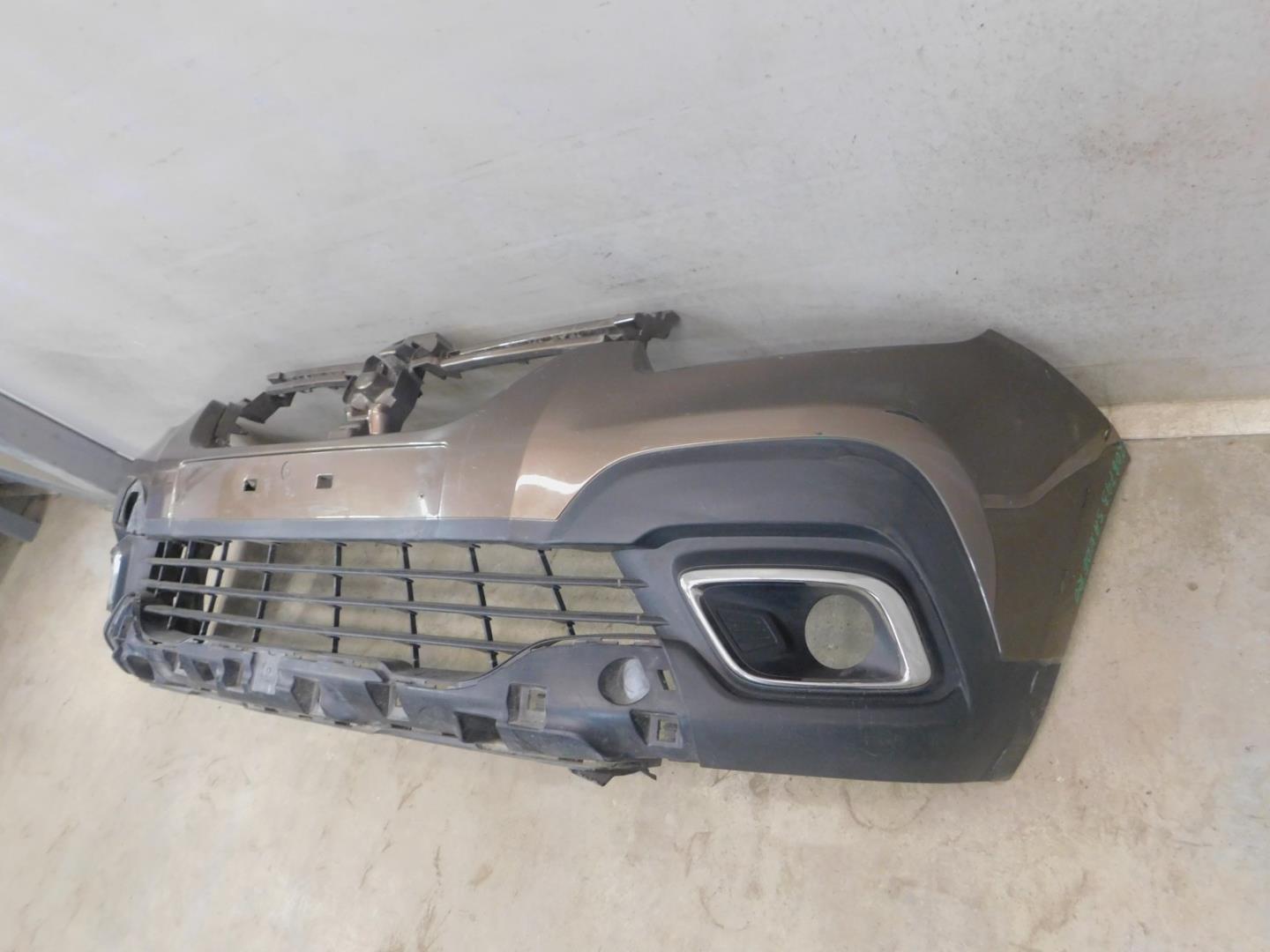 Бампер передний