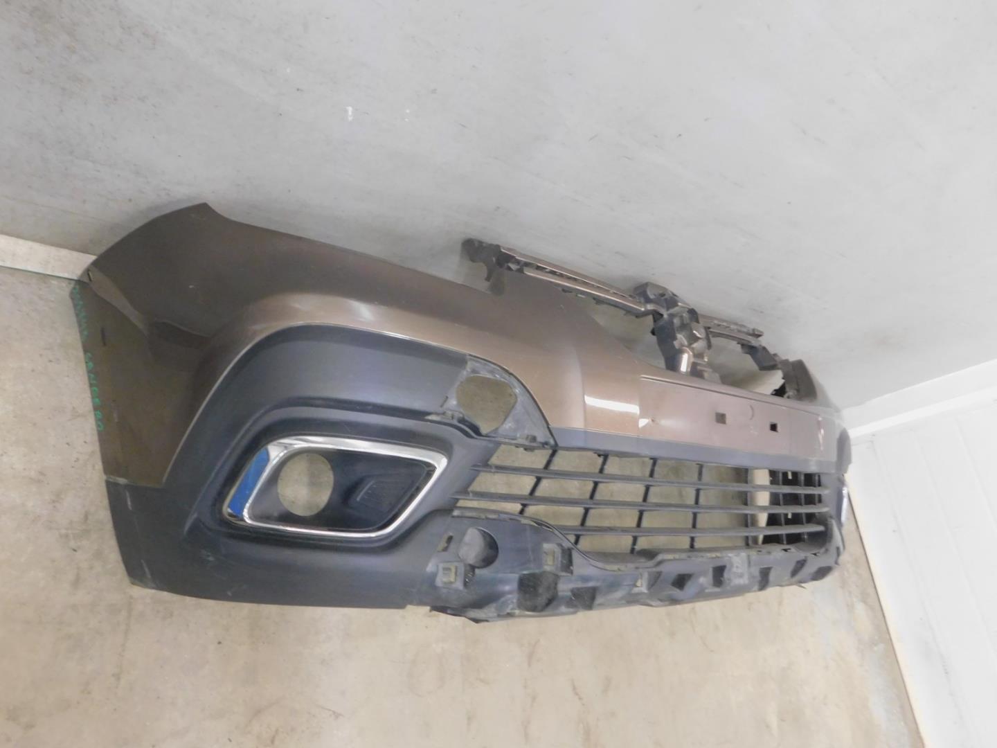 Бампер передний