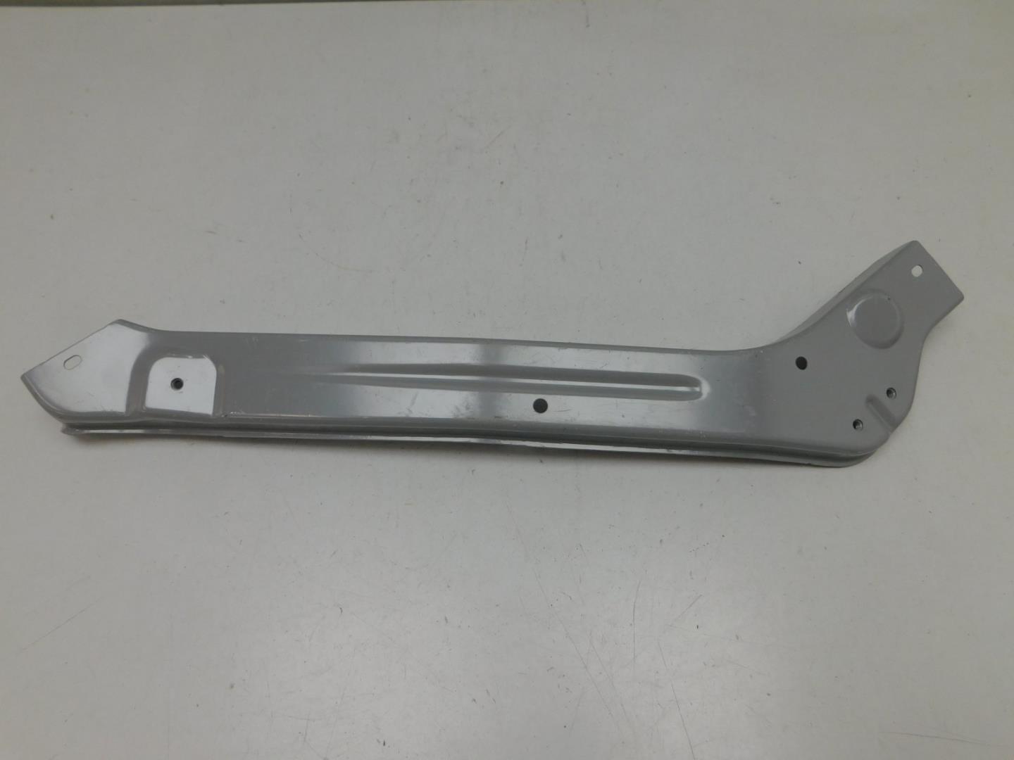 Крепеж фары