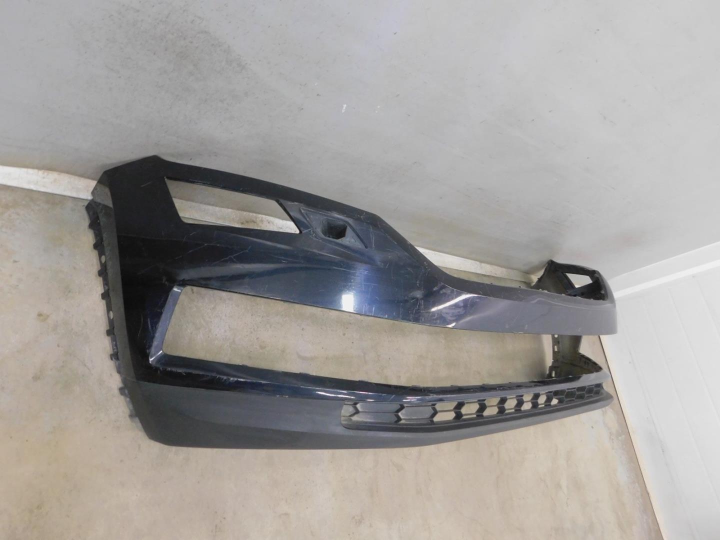 Бампер передний