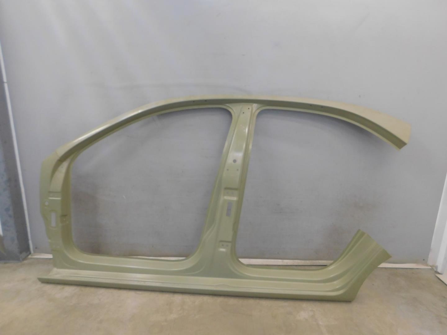 Кузовной элемент