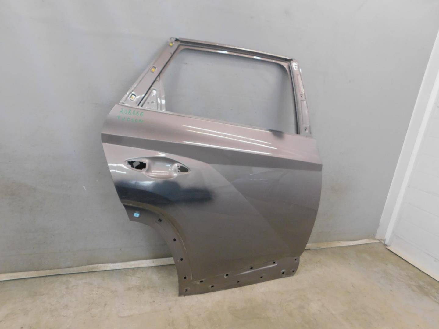 Дверь задняя правая