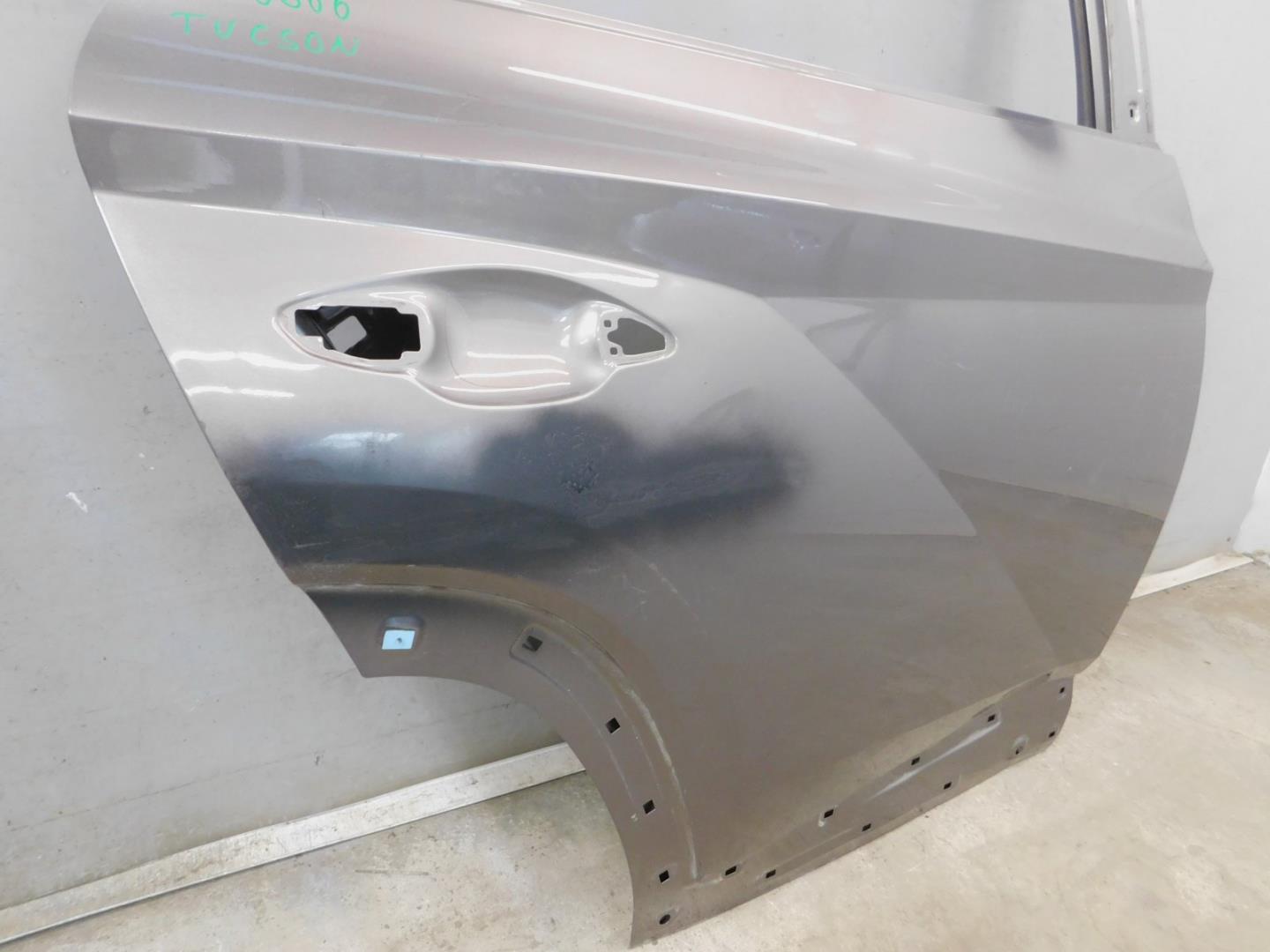 Дверь задняя правая