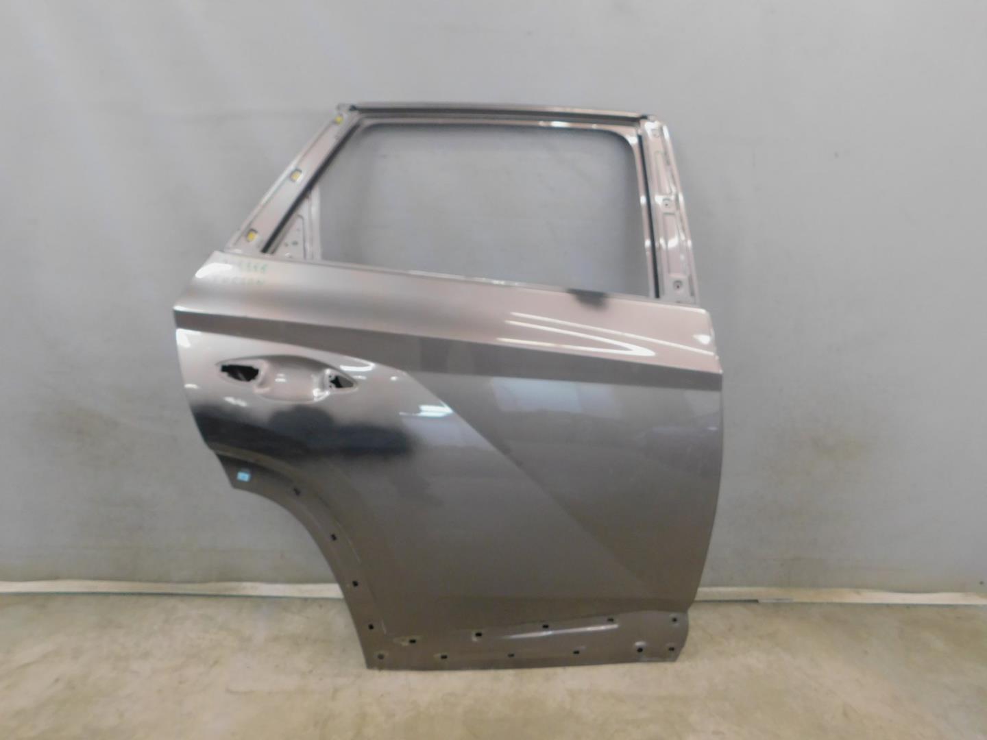 Дверь задняя правая