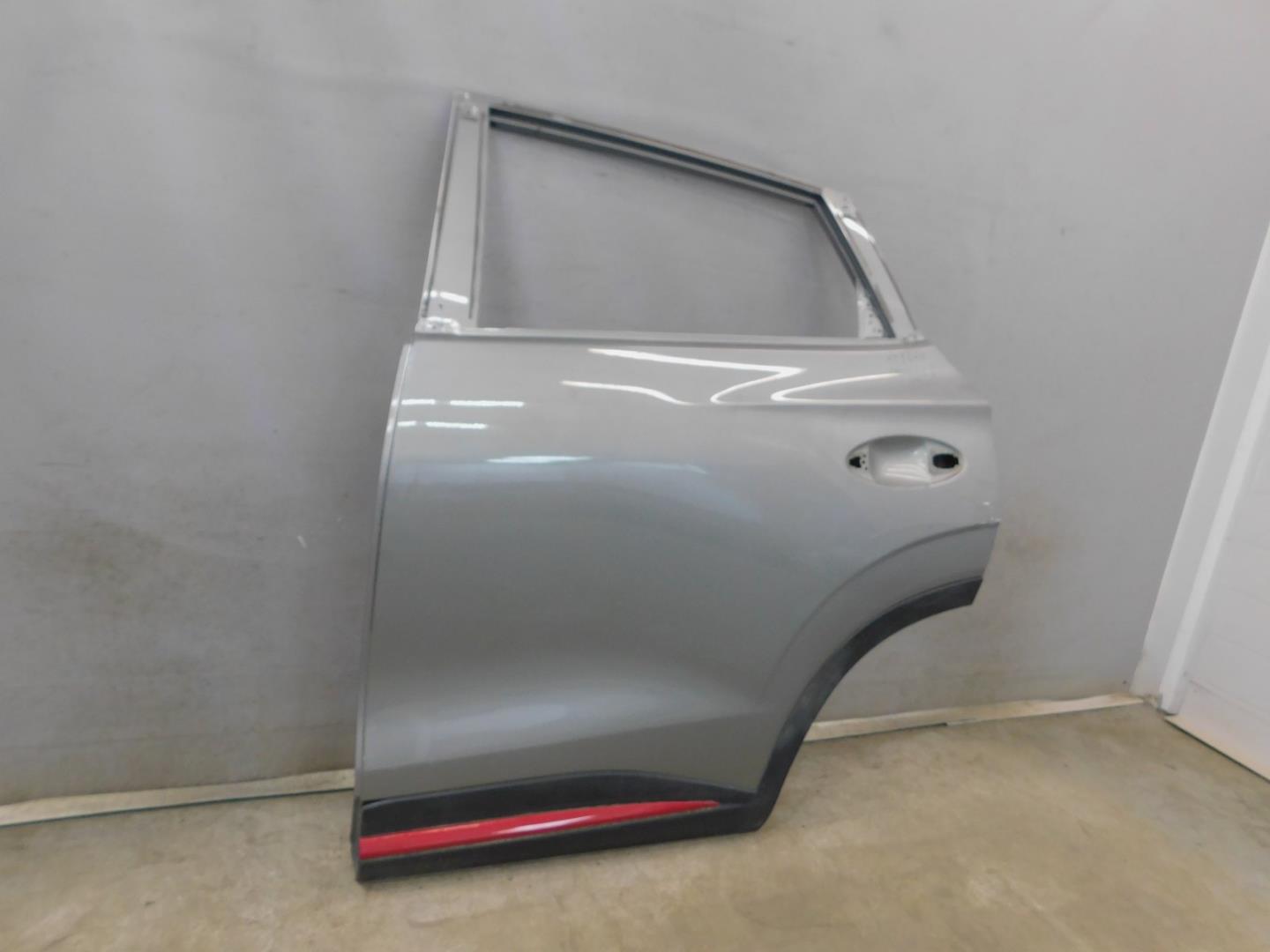 Дверь задняя левая