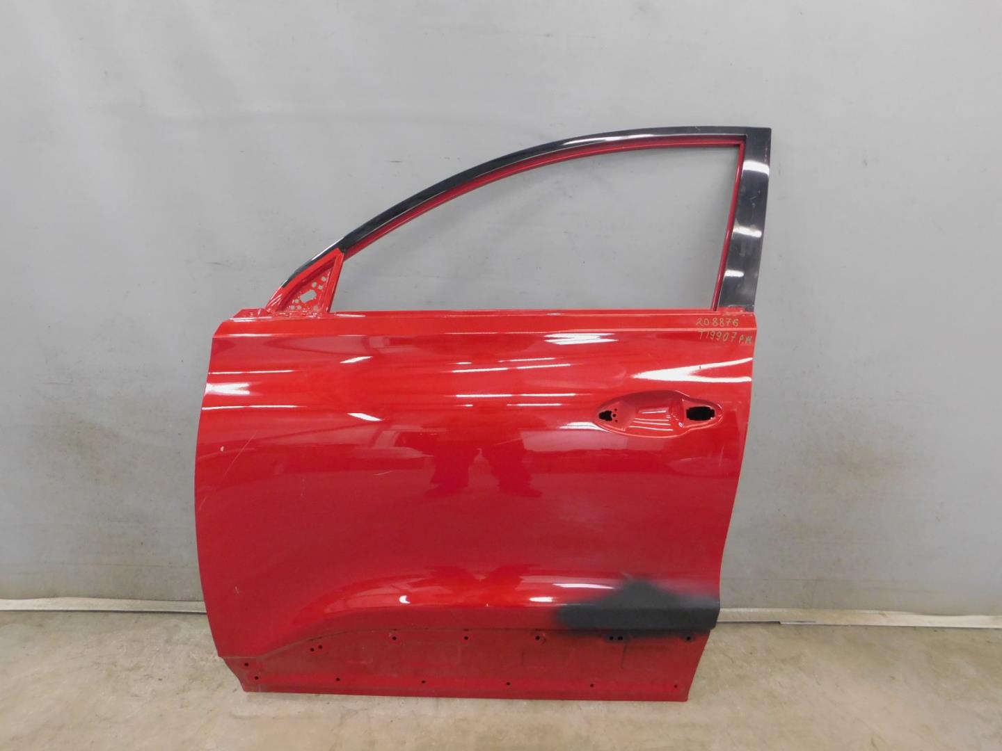 Дверь передняя левая