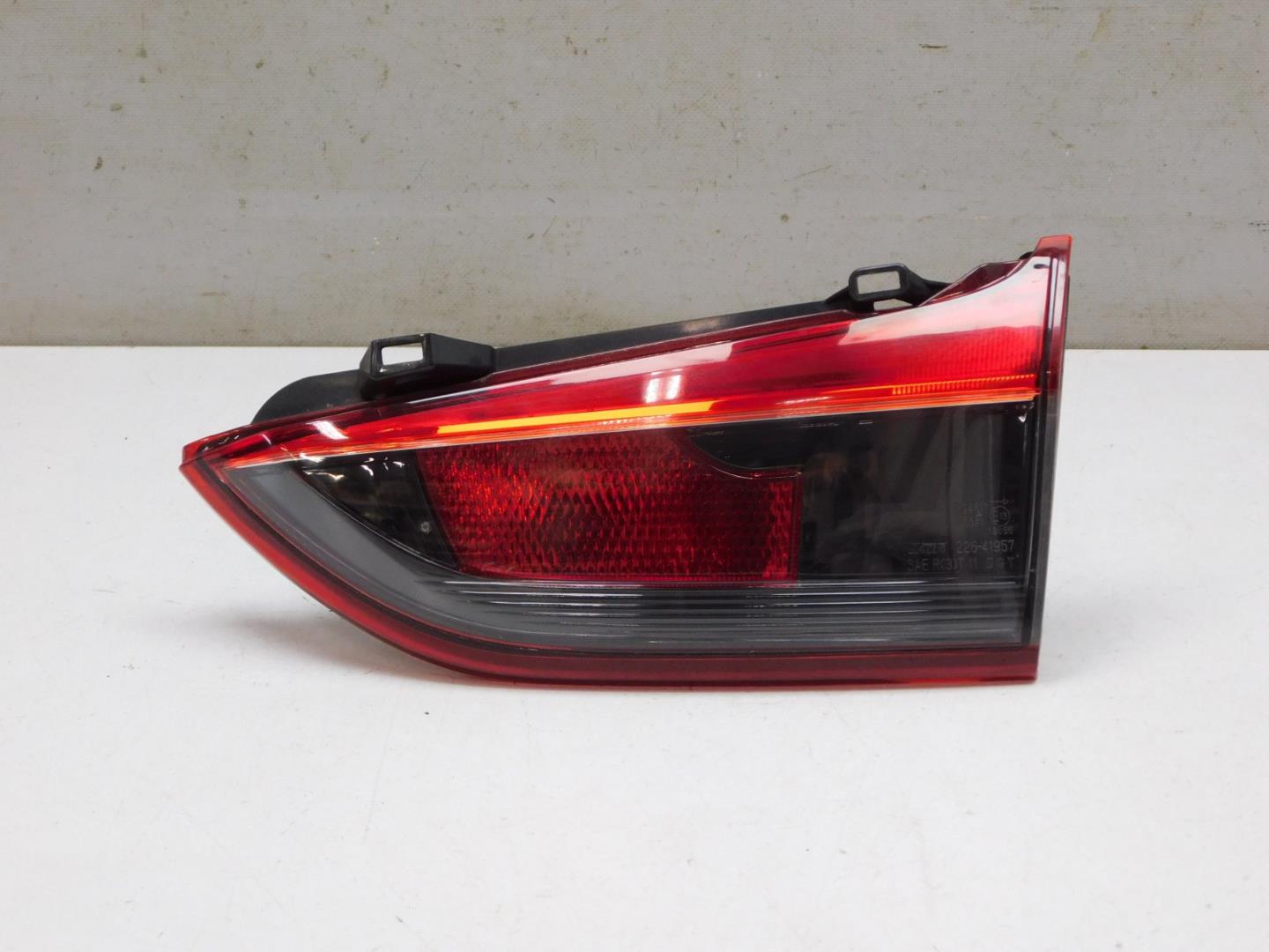 Фонарь задний внутренний правый