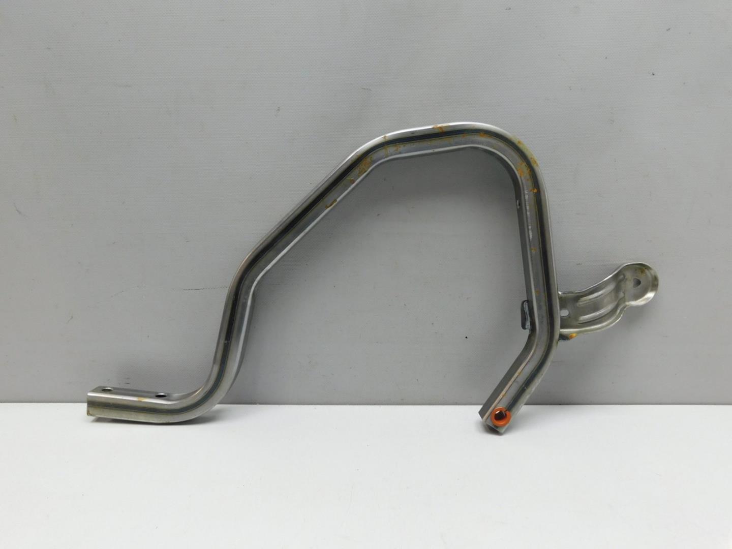 Петля крышки багажника