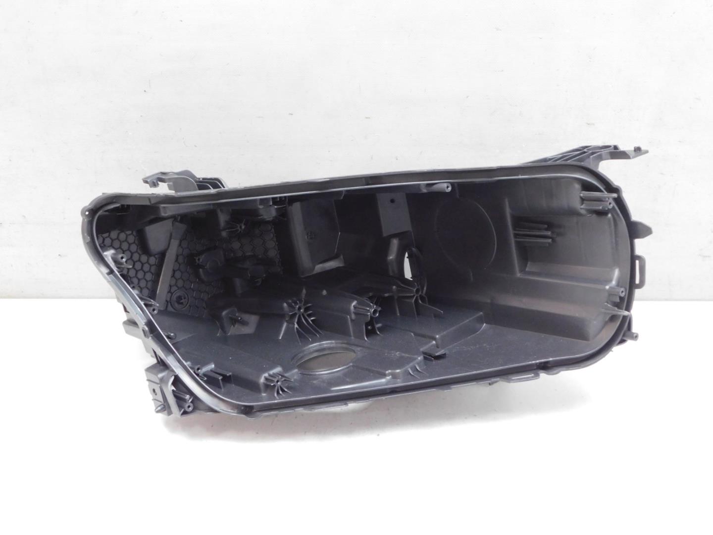 Корпус фары правой