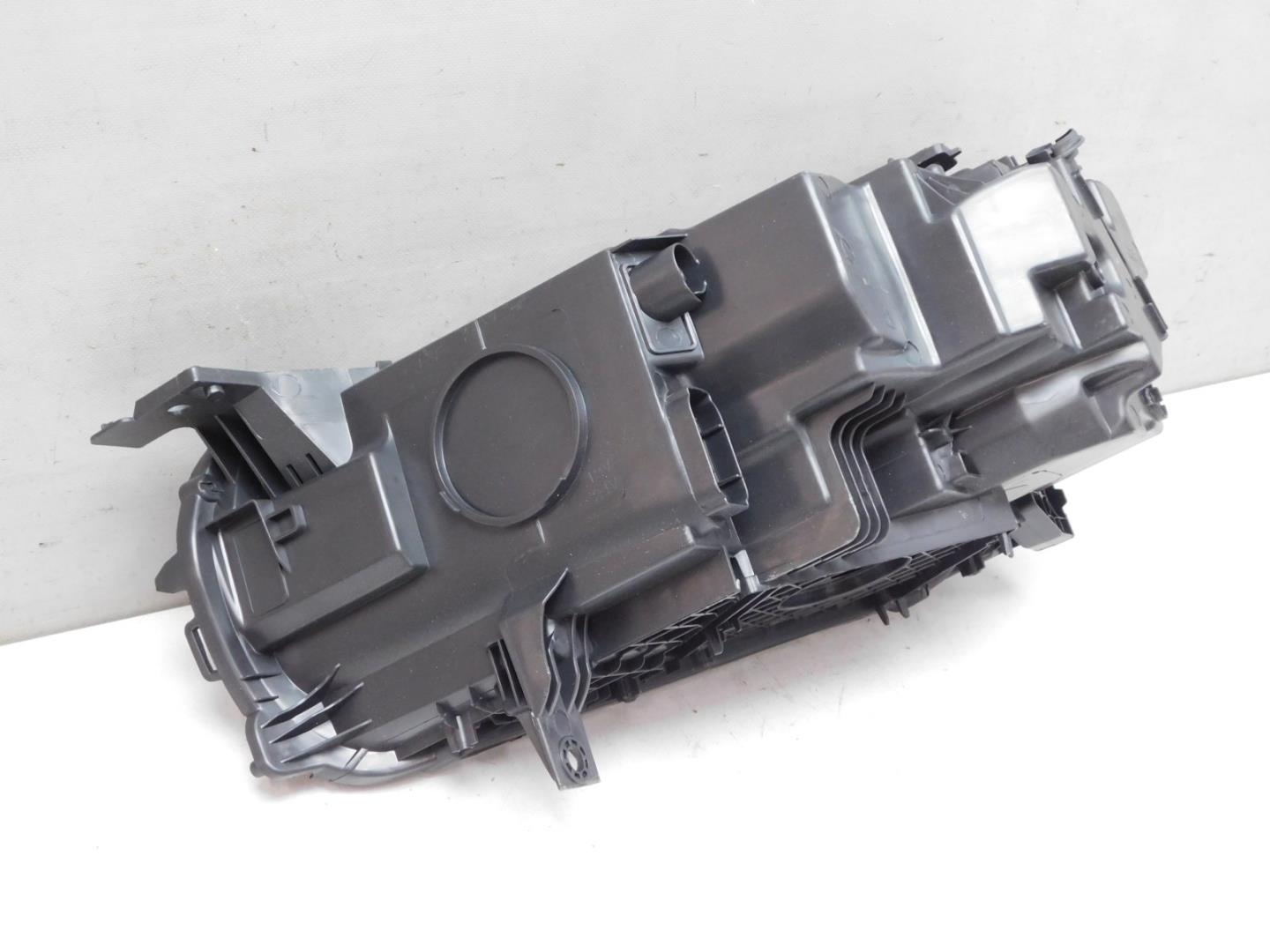 Корпус фары правой