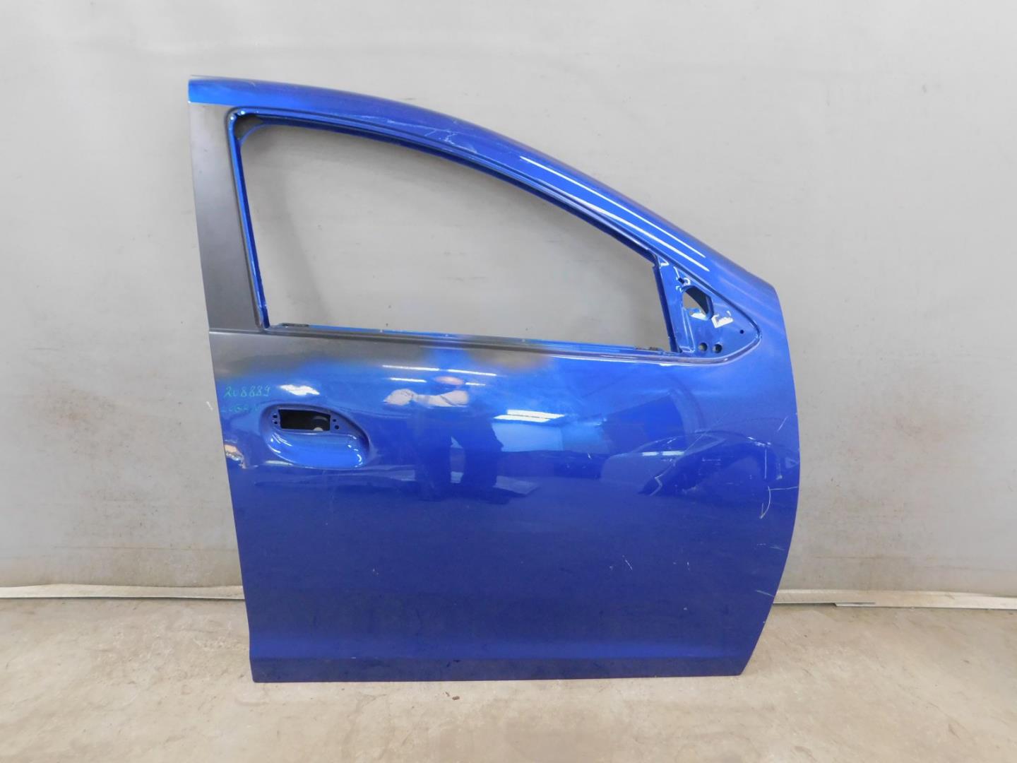 Дверь передняя правая