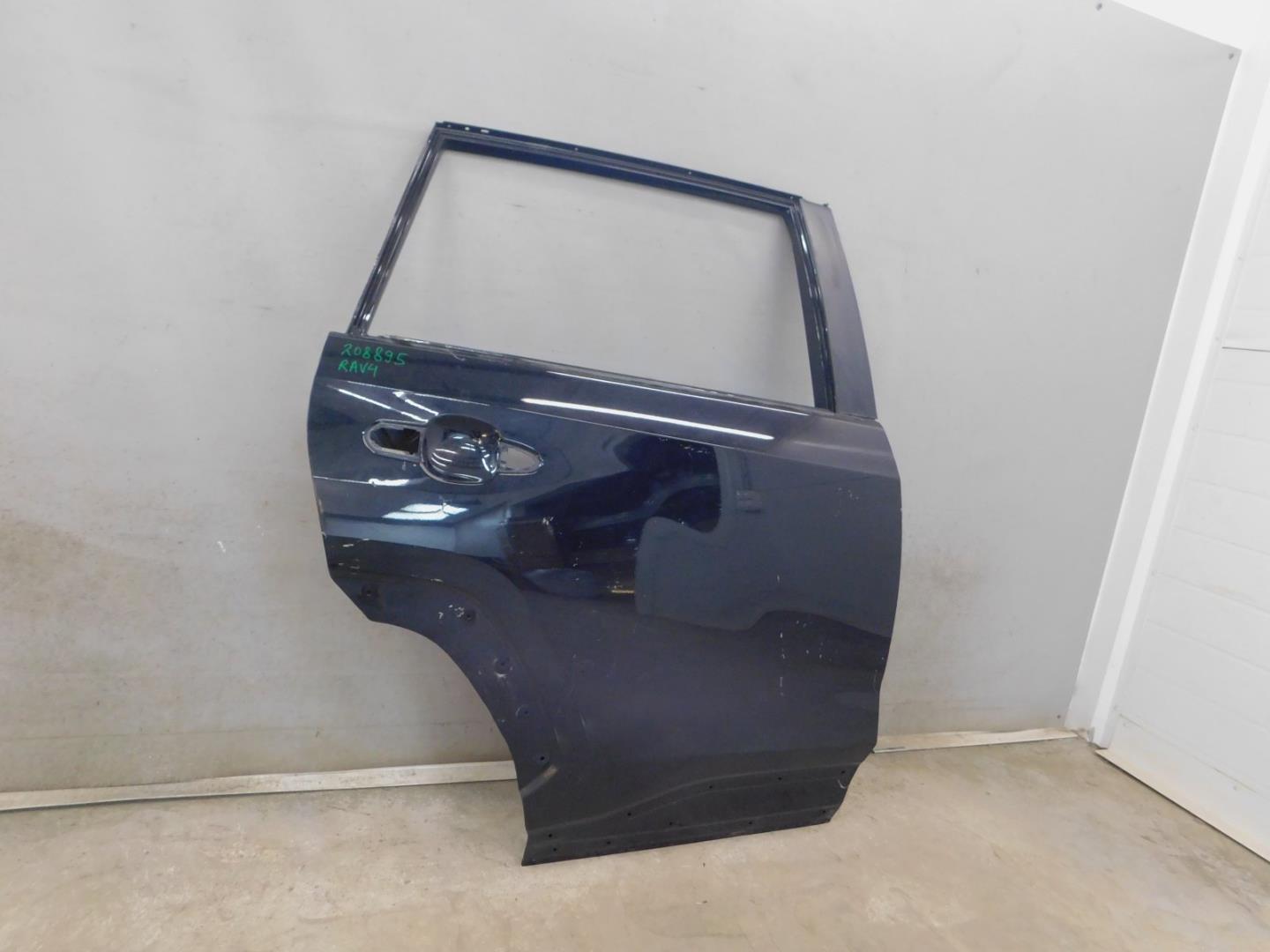 Дверь задняя правая