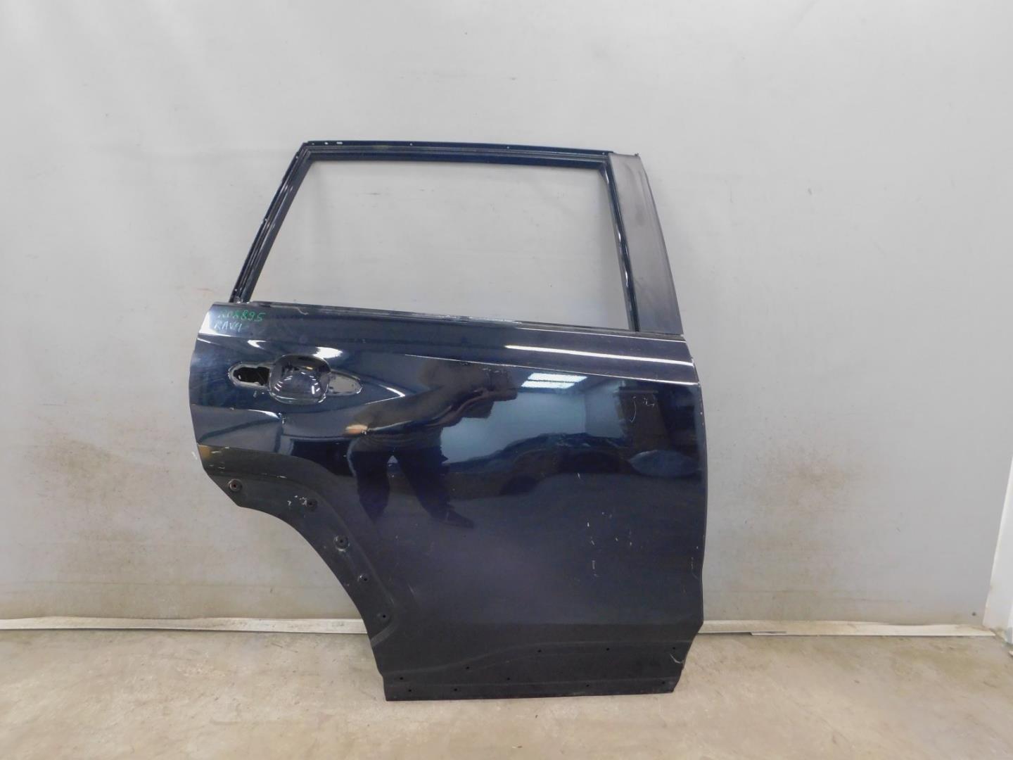 Дверь задняя правая