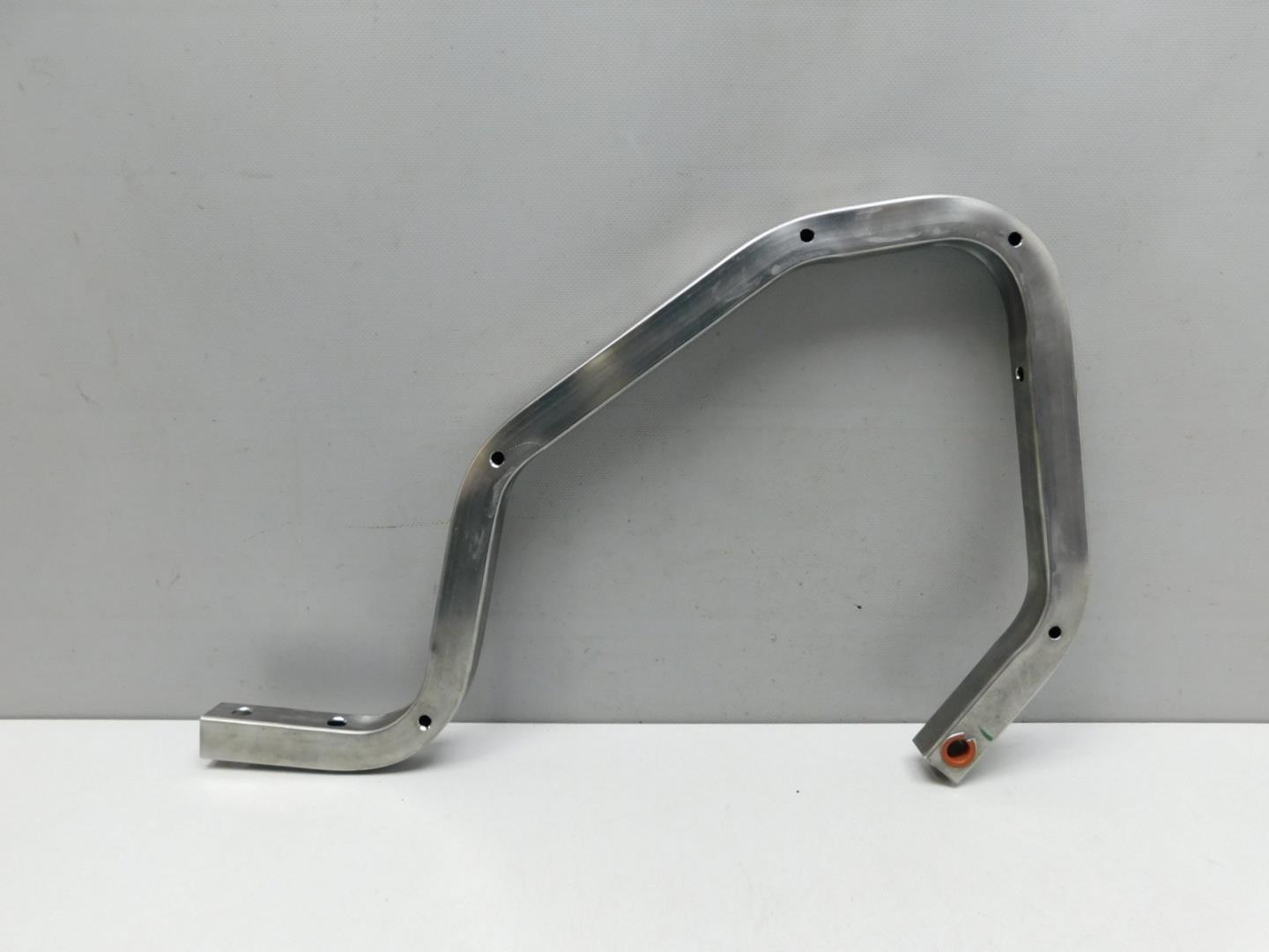 Петля крышки багажника