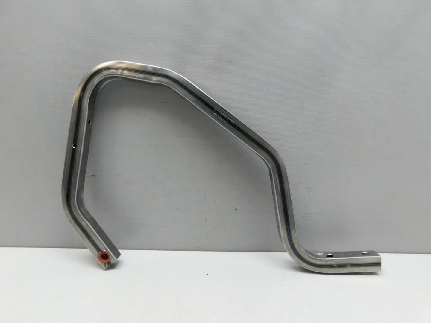 Петля крышки багажника