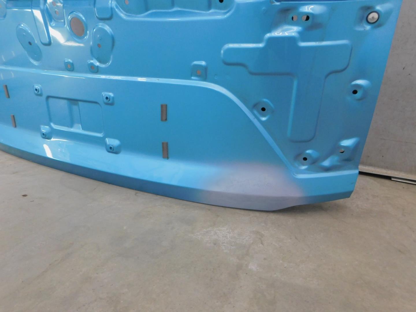 Дверь багажника