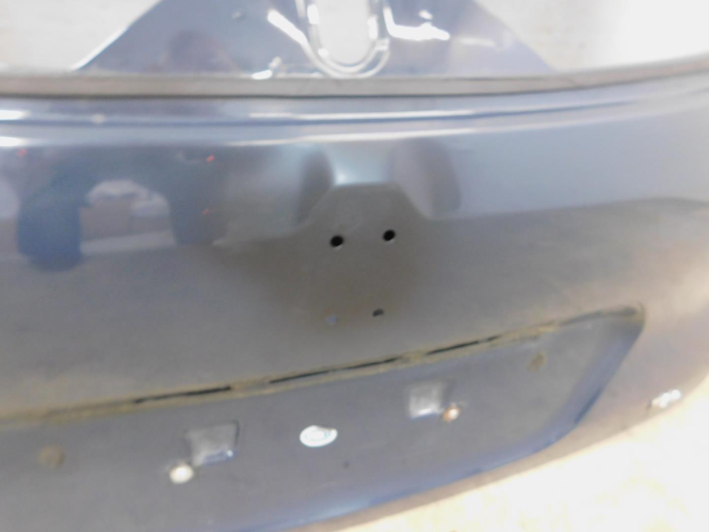 Дверь багажника