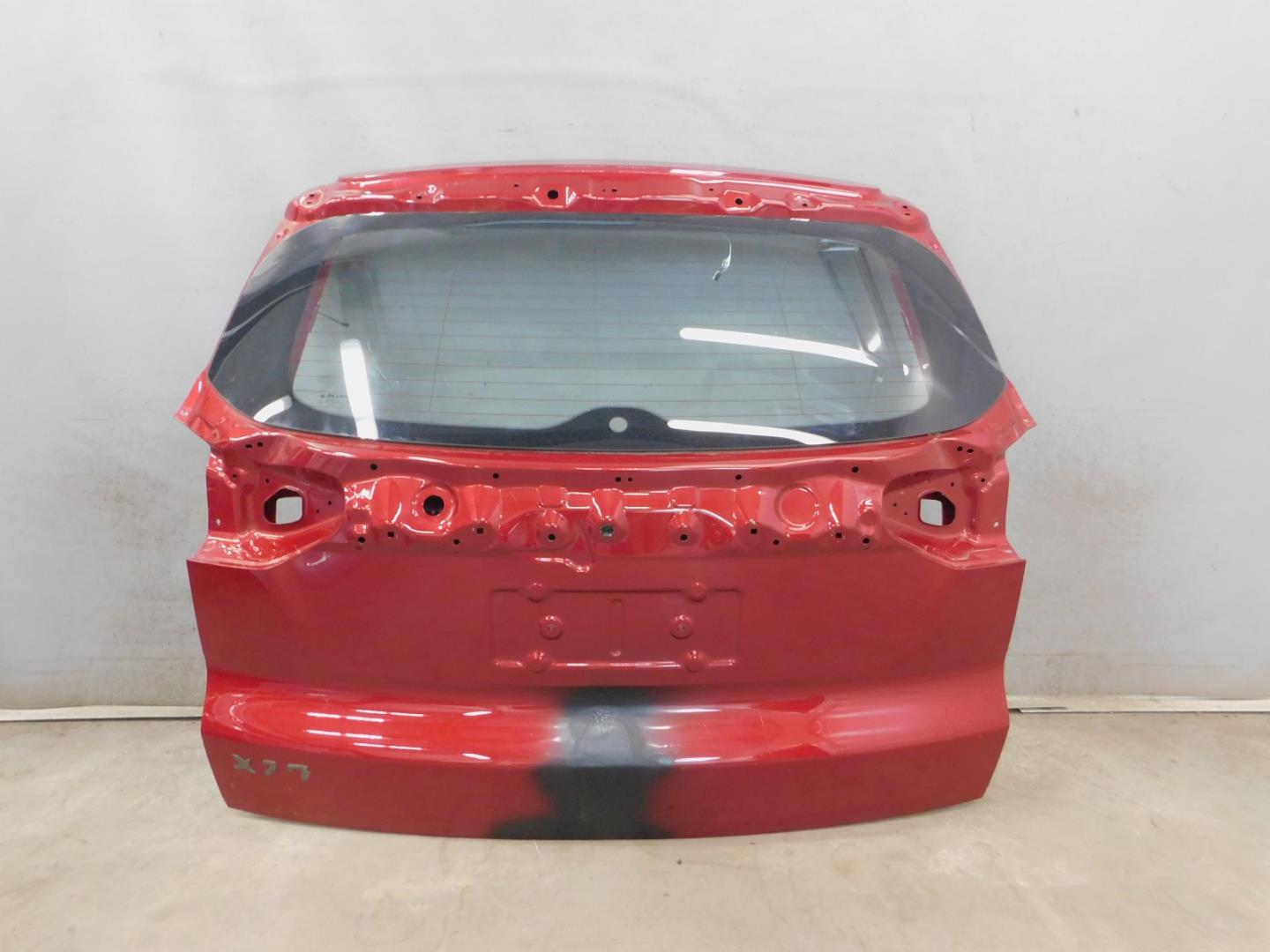 Дверь багажника