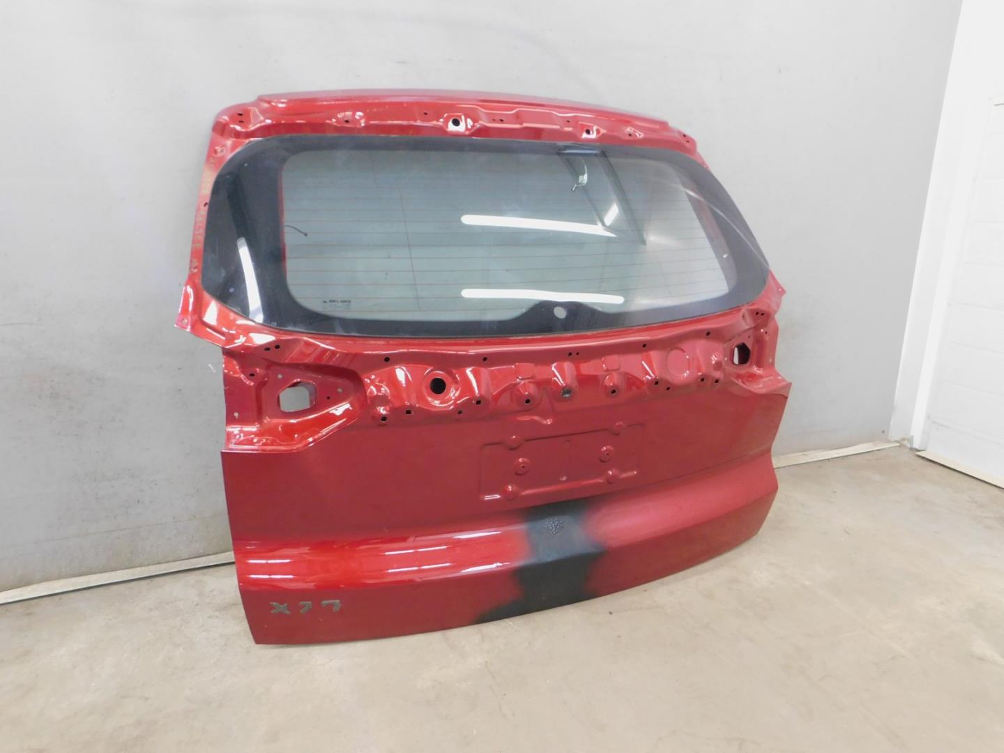 Дверь багажника