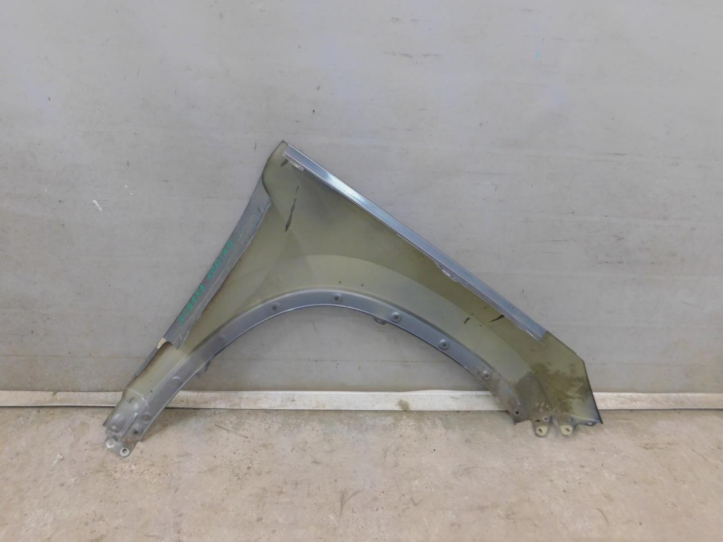 Крыло переднее левое