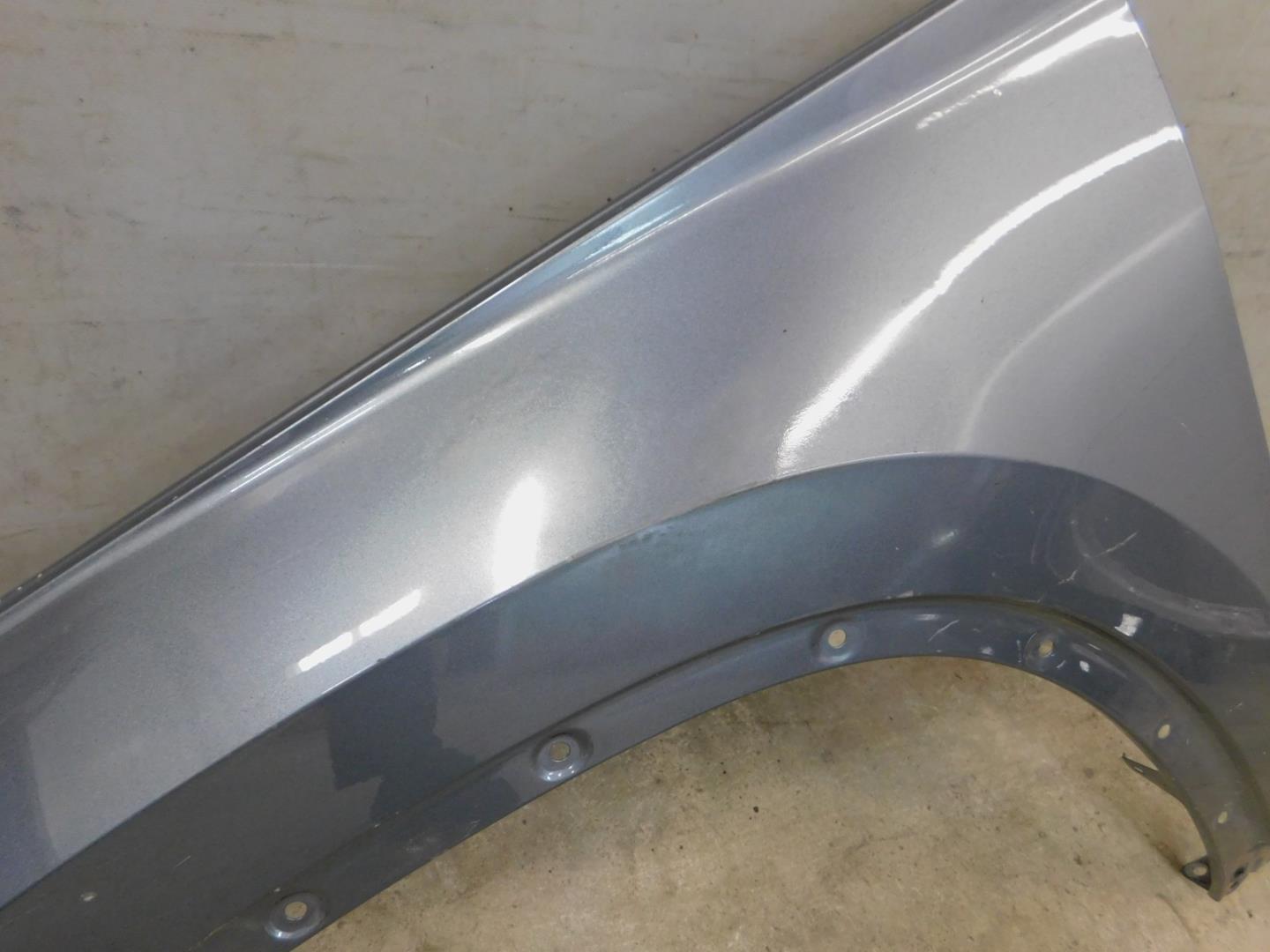 Крыло переднее левое