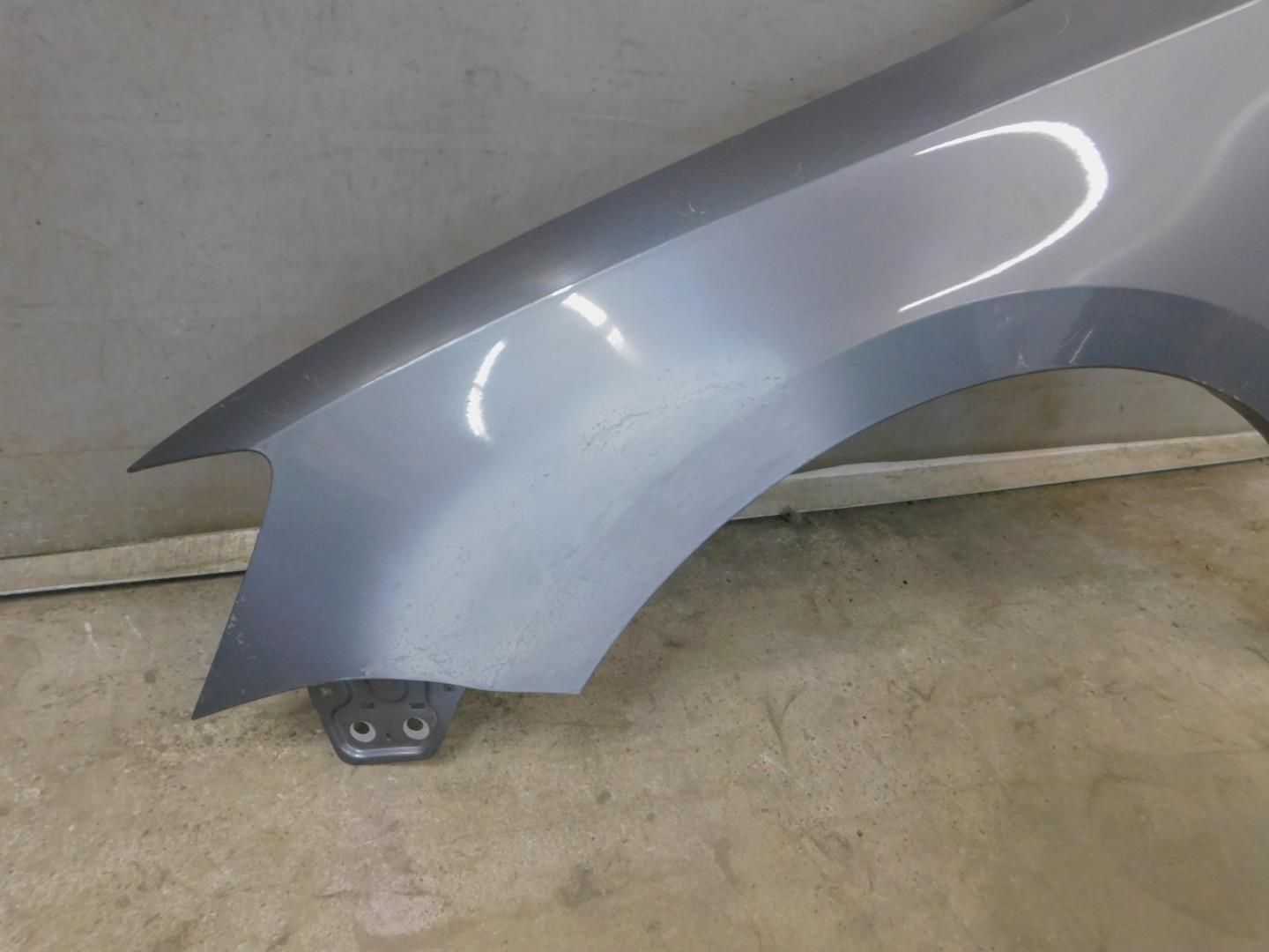 Крыло переднее левое