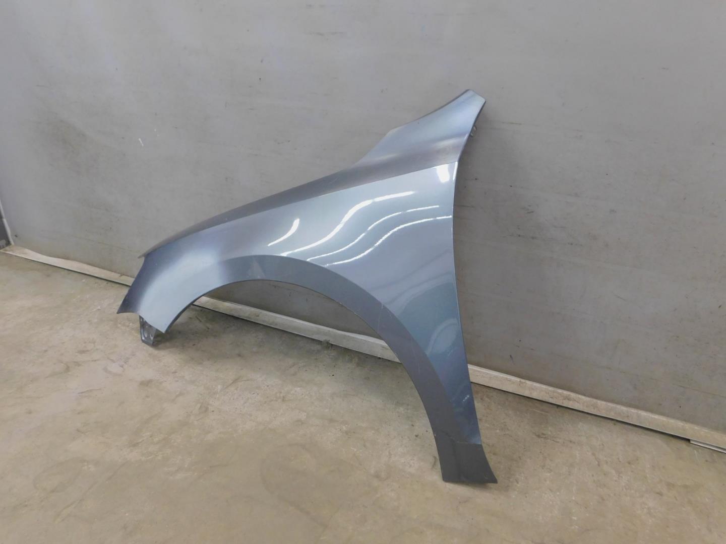 Крыло переднее левое