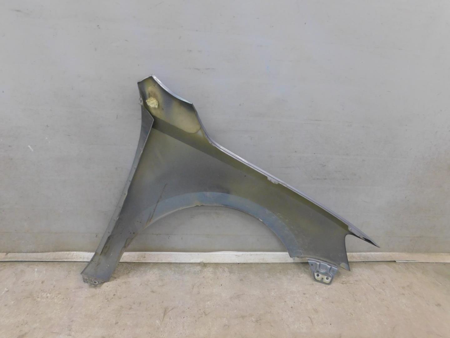 Крыло переднее левое