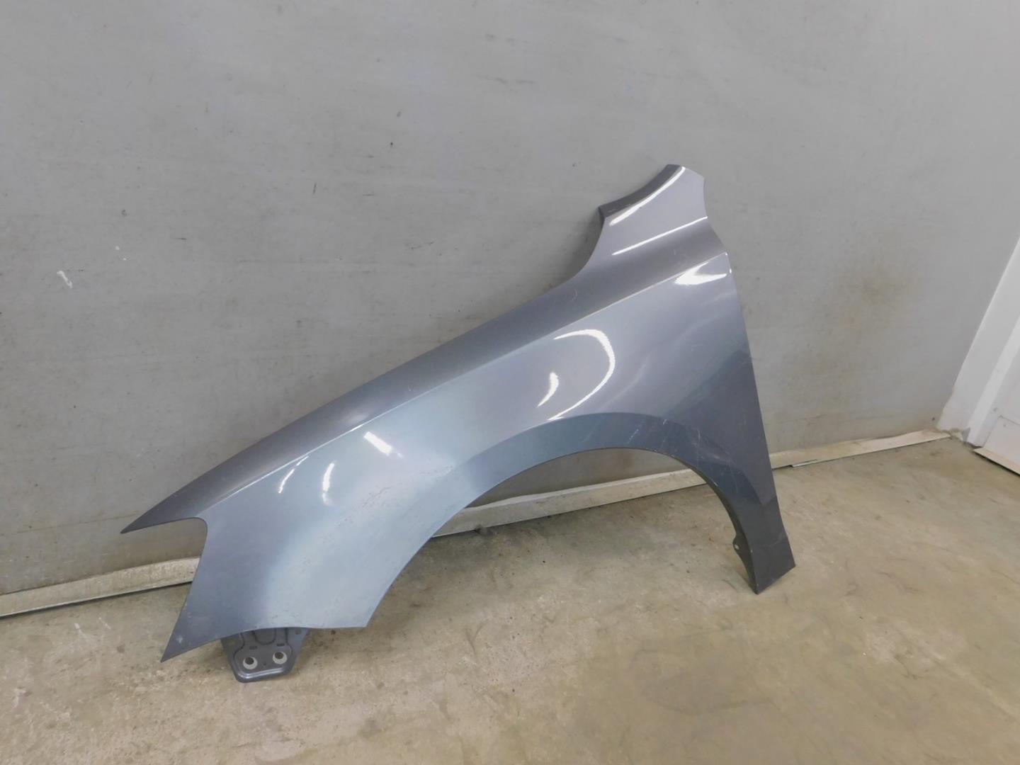 Крыло переднее левое