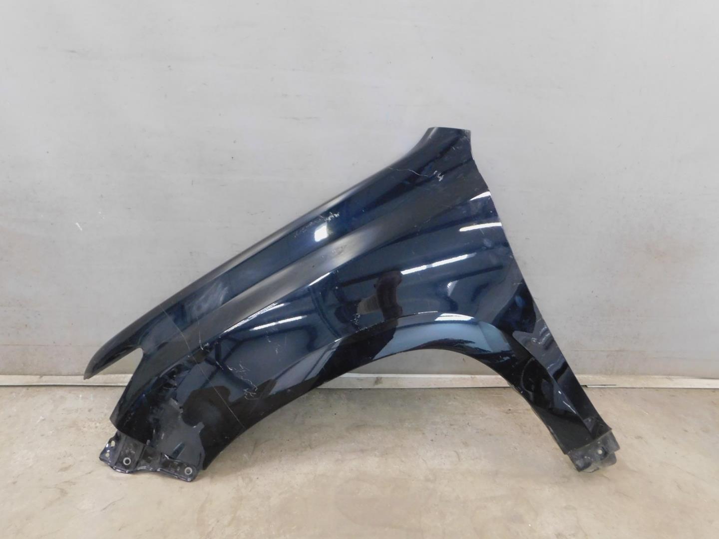 Крыло переднее левое