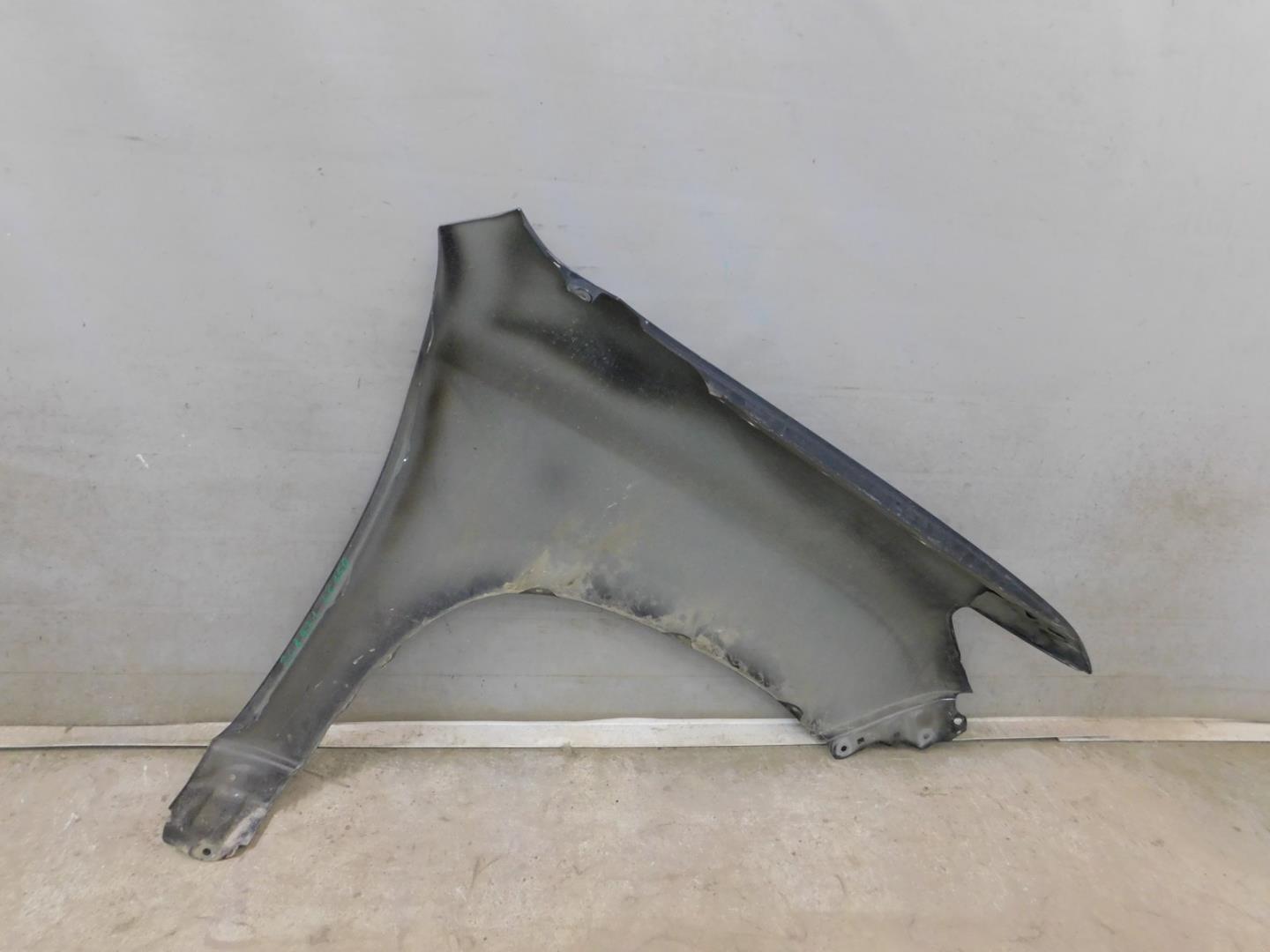 Крыло переднее левое