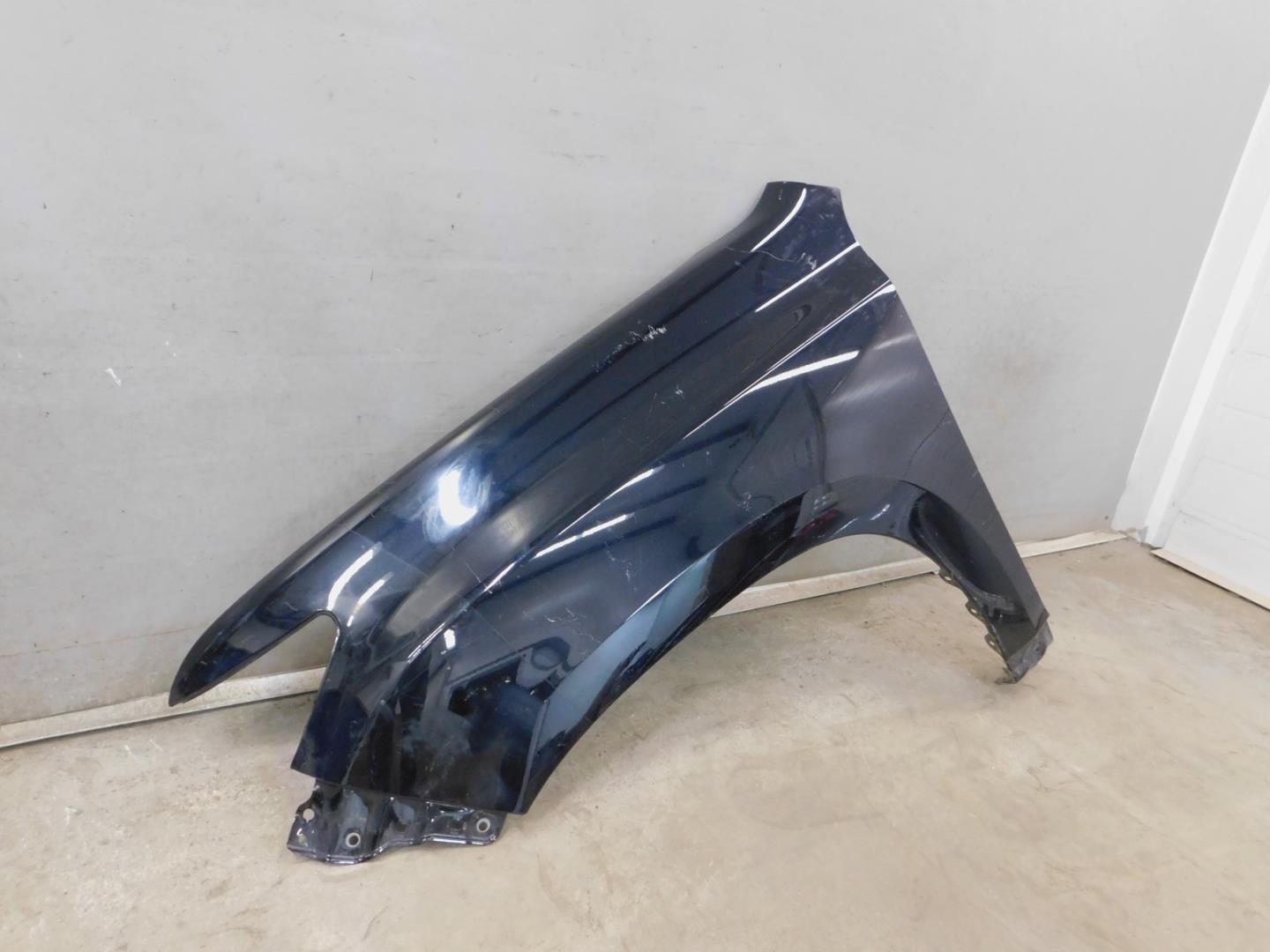 Крыло переднее левое