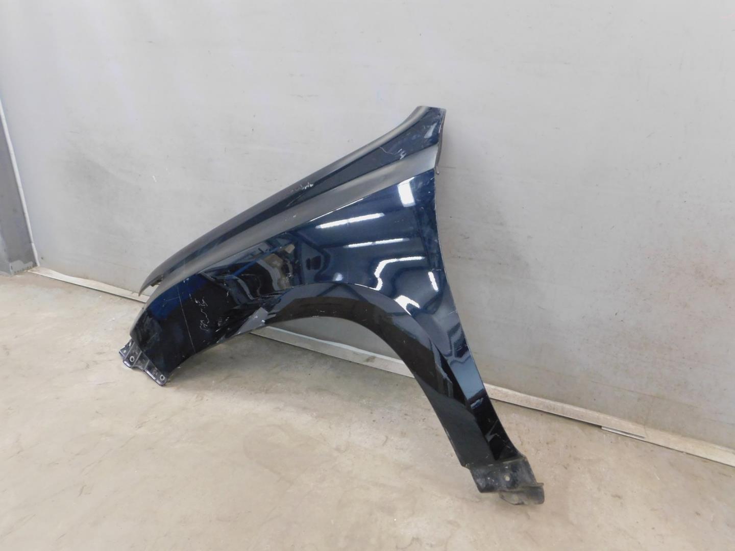 Крыло переднее левое