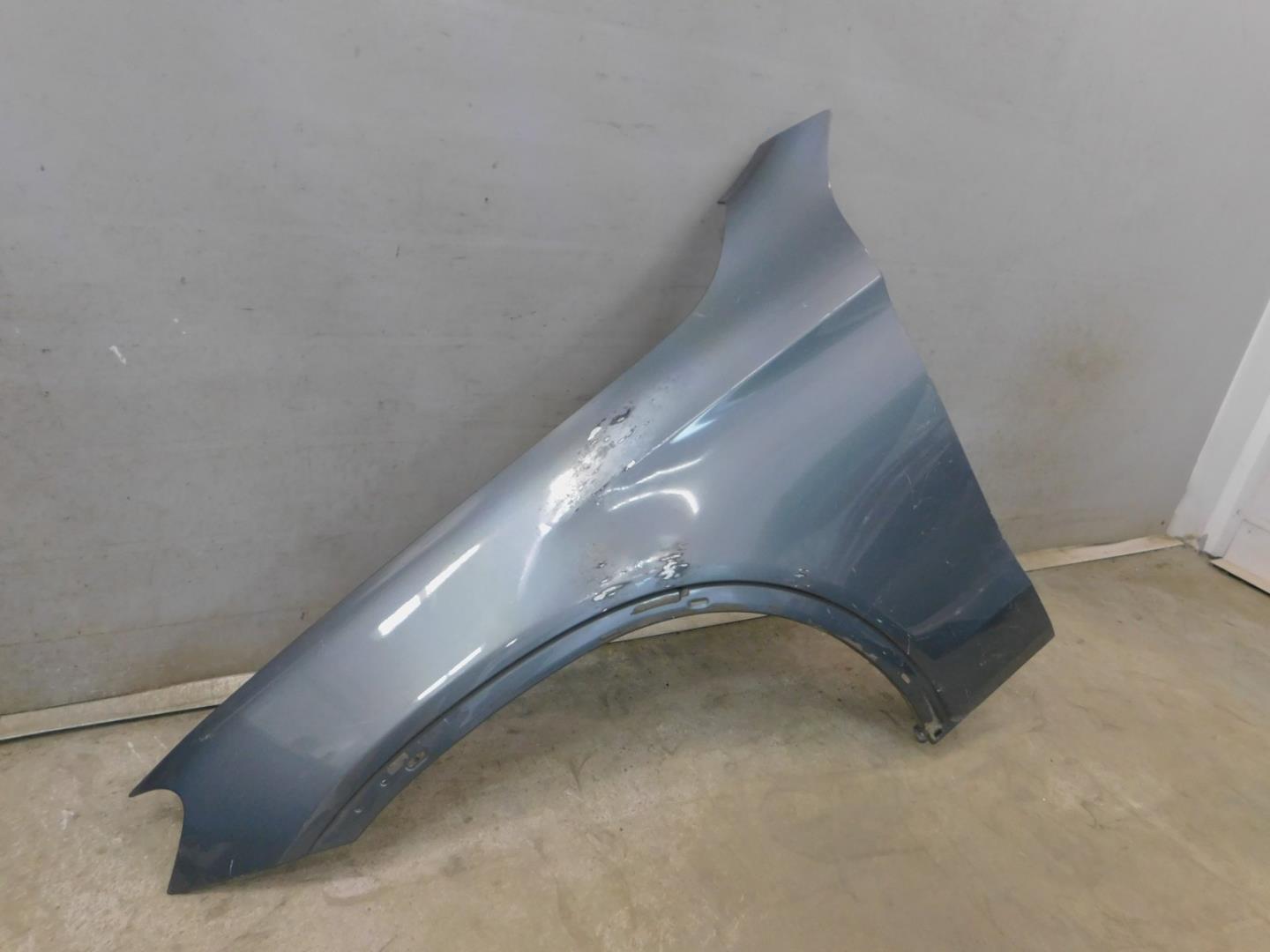 Крыло переднее левое