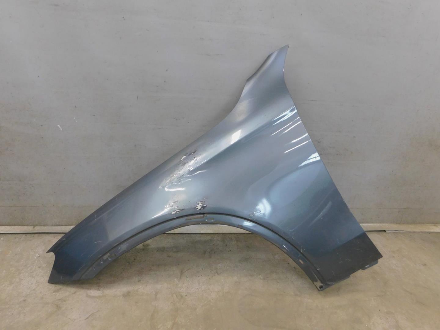 Крыло переднее левое