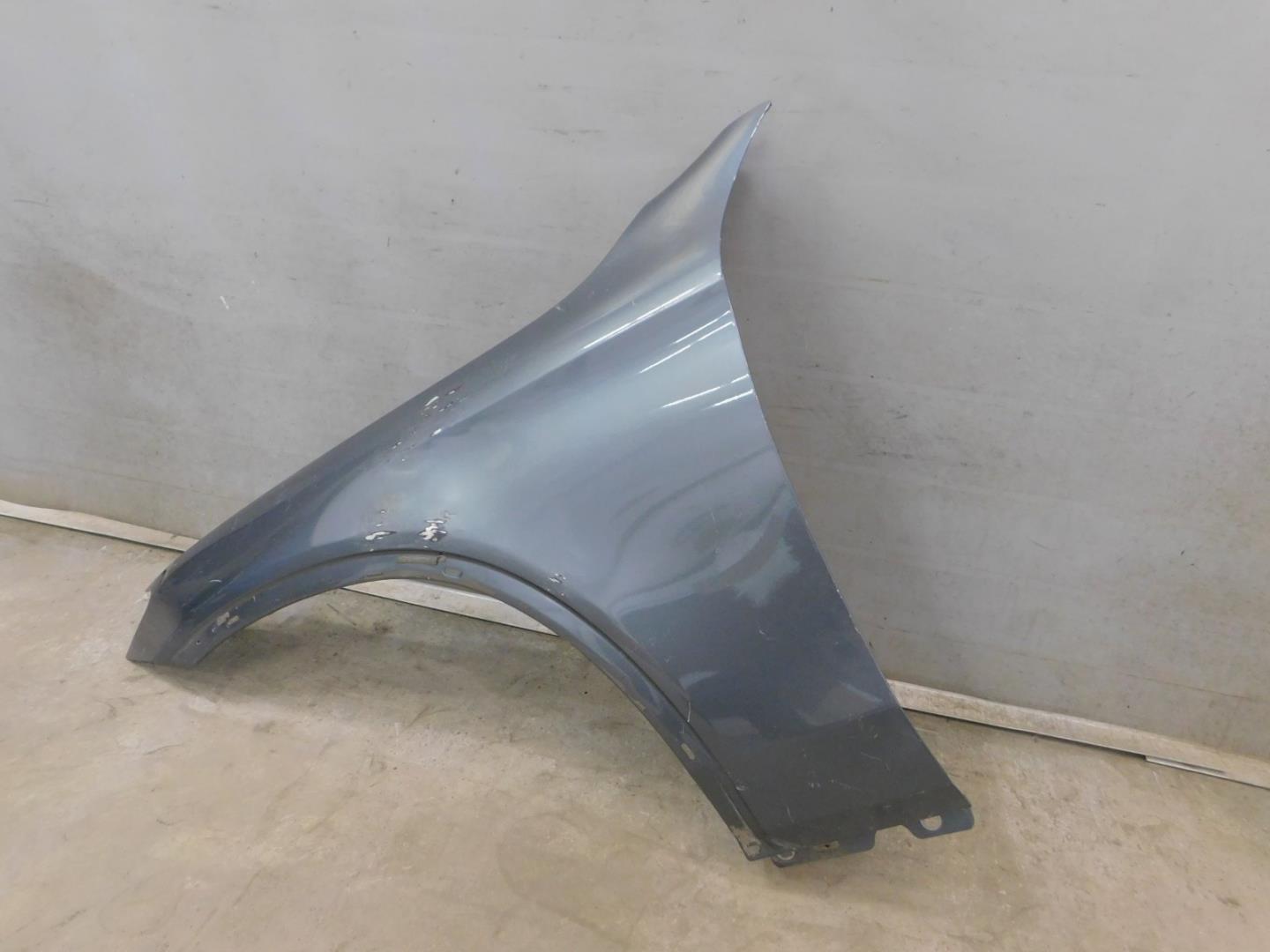 Крыло переднее левое